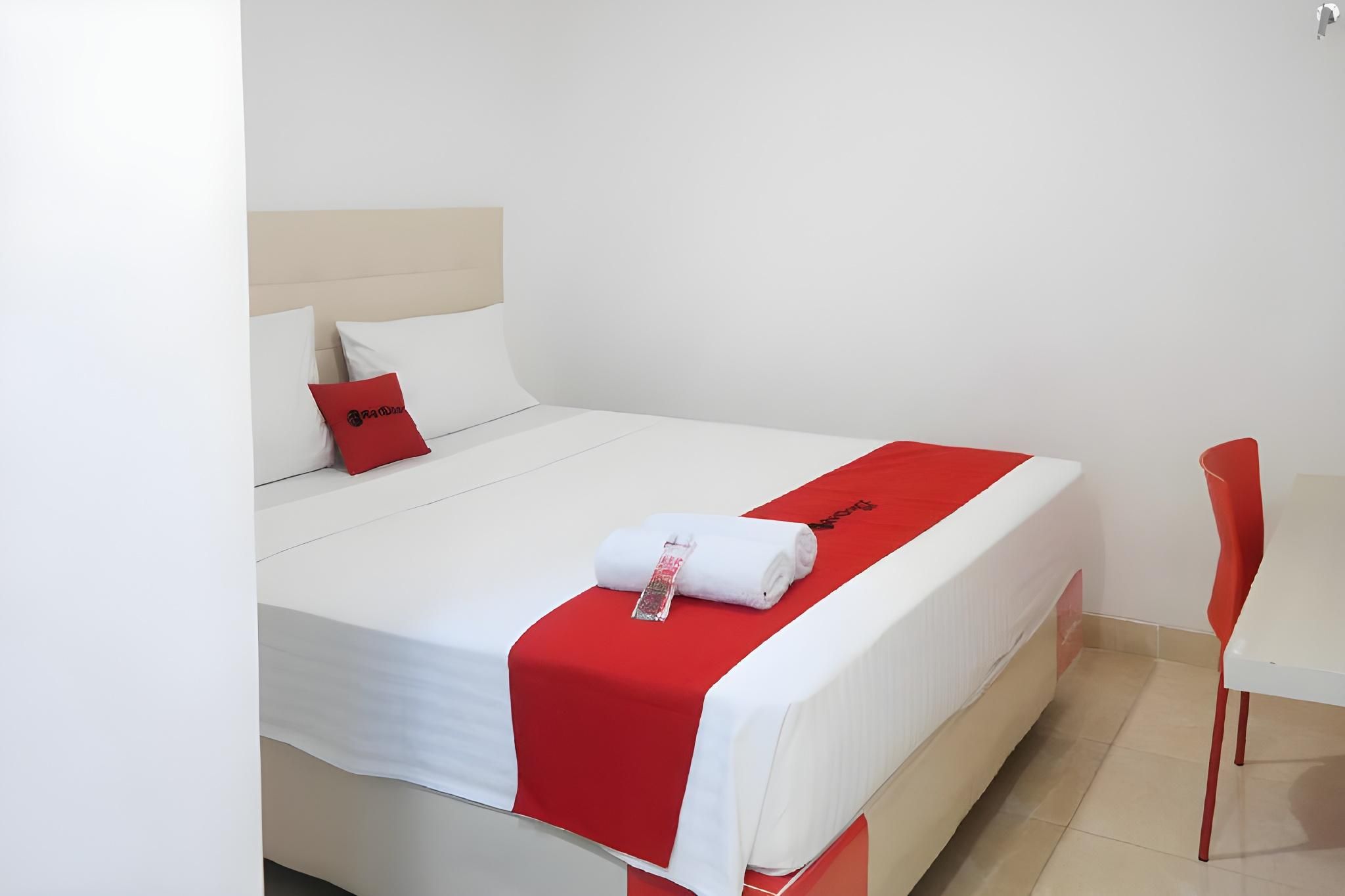 RedDoorz Room