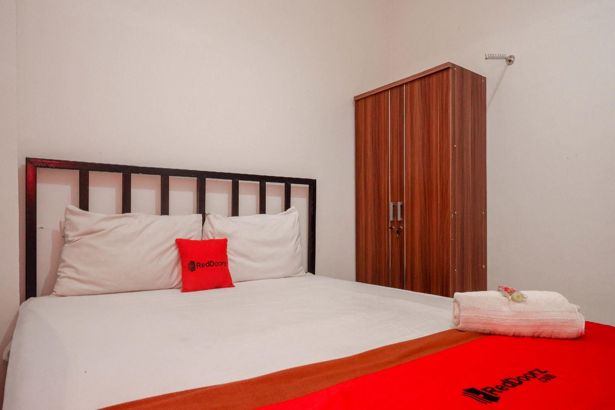 RedDoorz Room