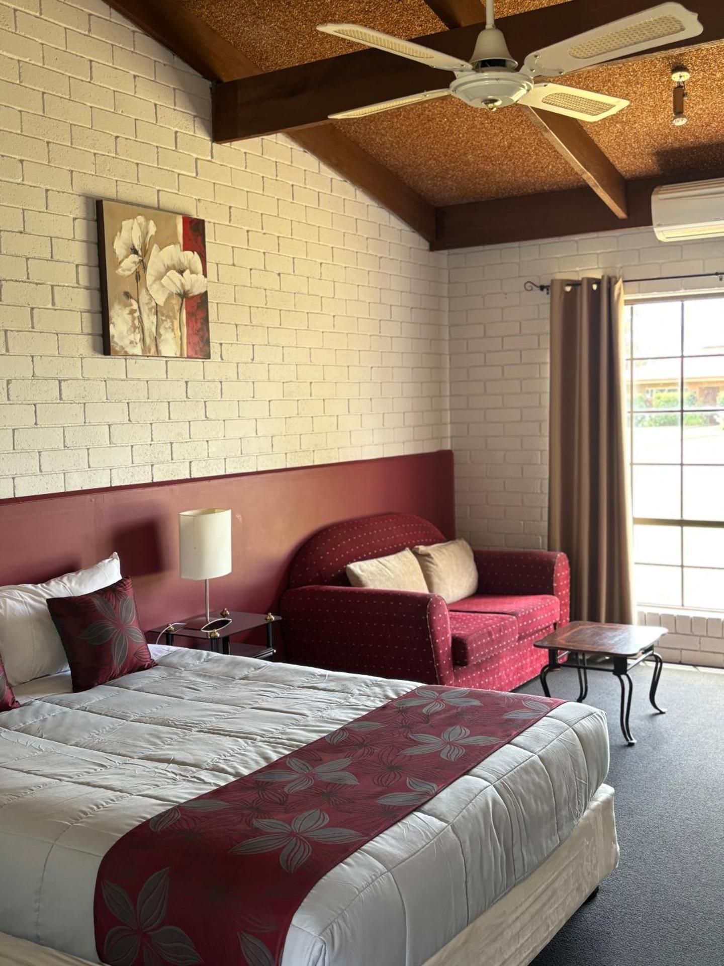 Standard Queen Room