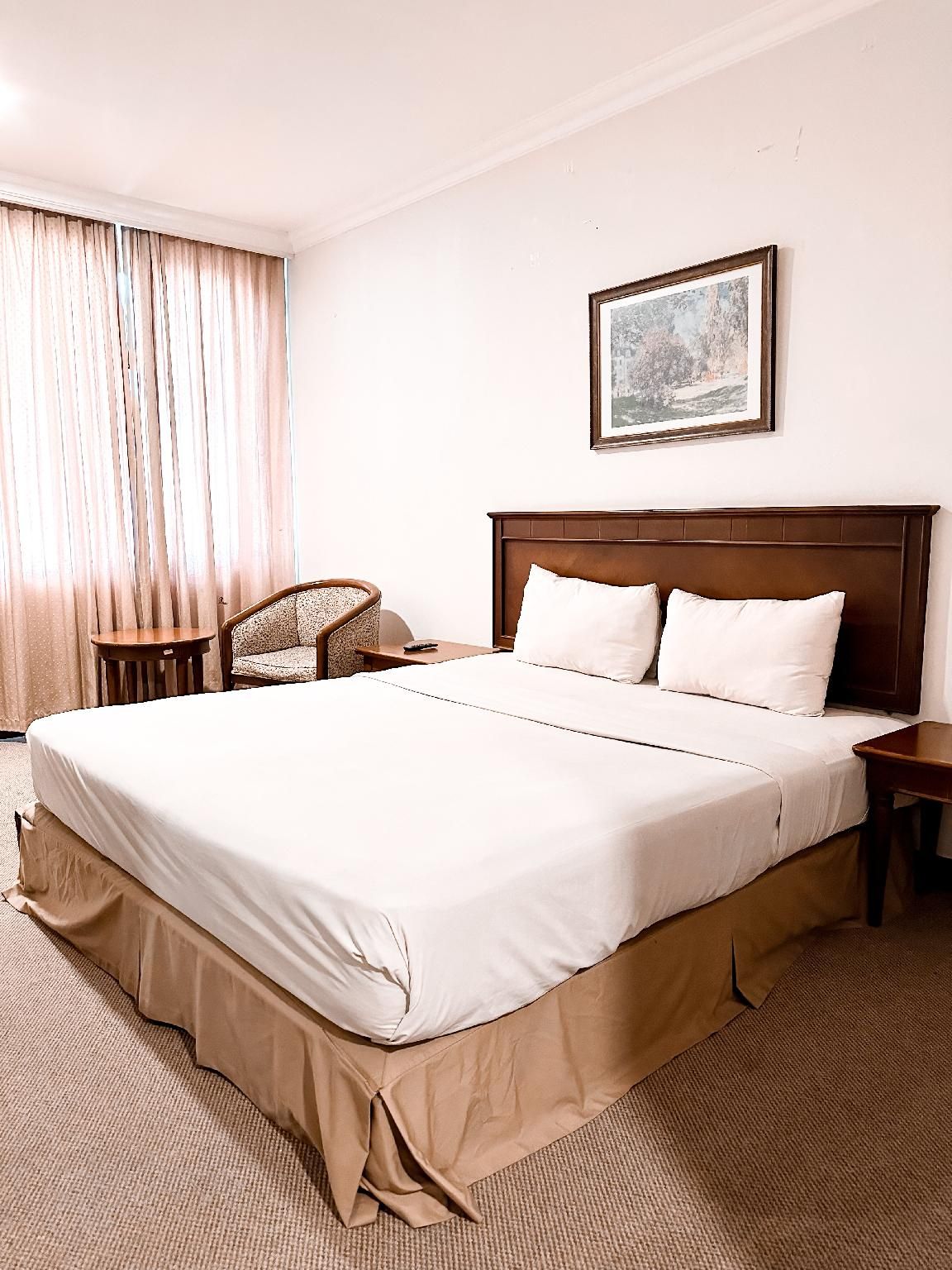 M - Regency Hotel Superior King