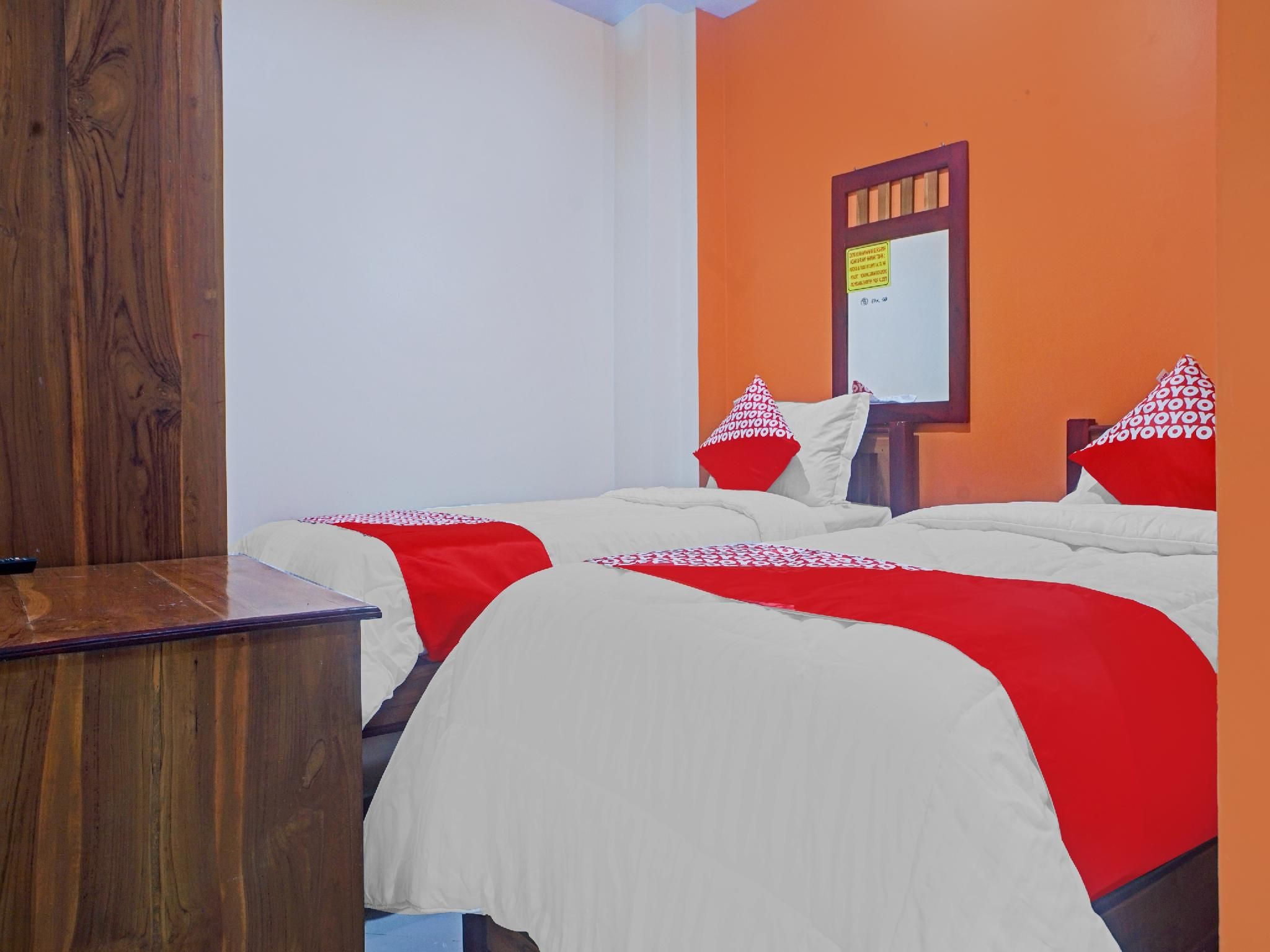 Standard Twin Room B