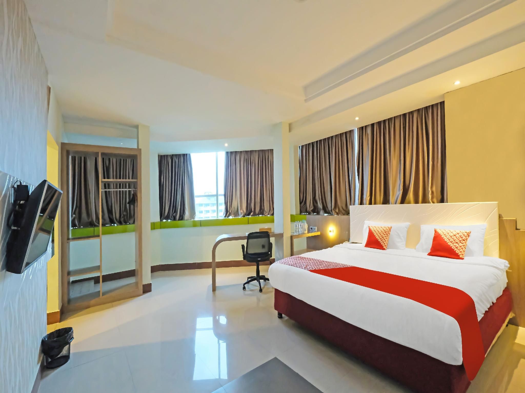Deluxe Suite