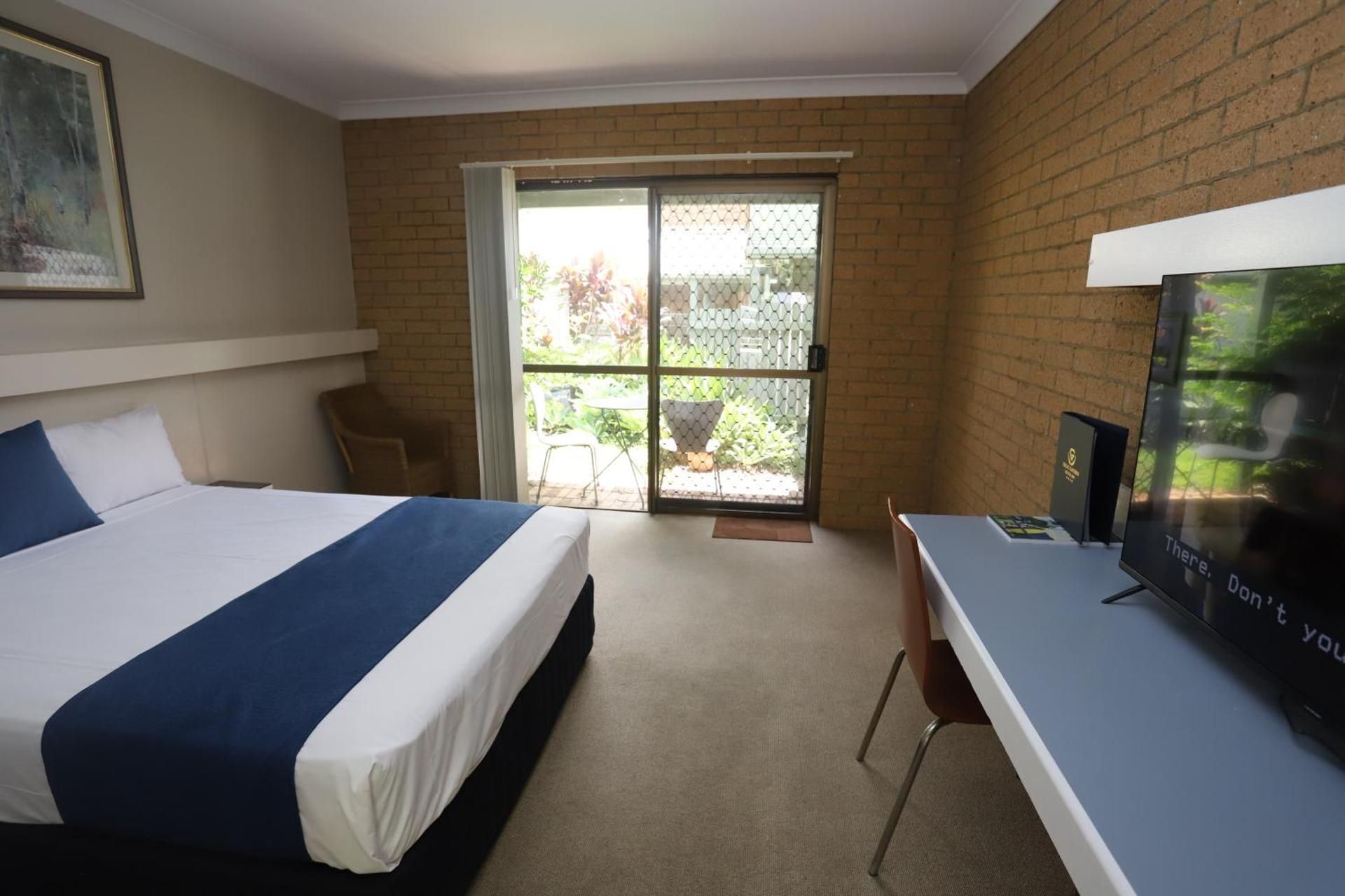 Queen Room - Pet Friendly
