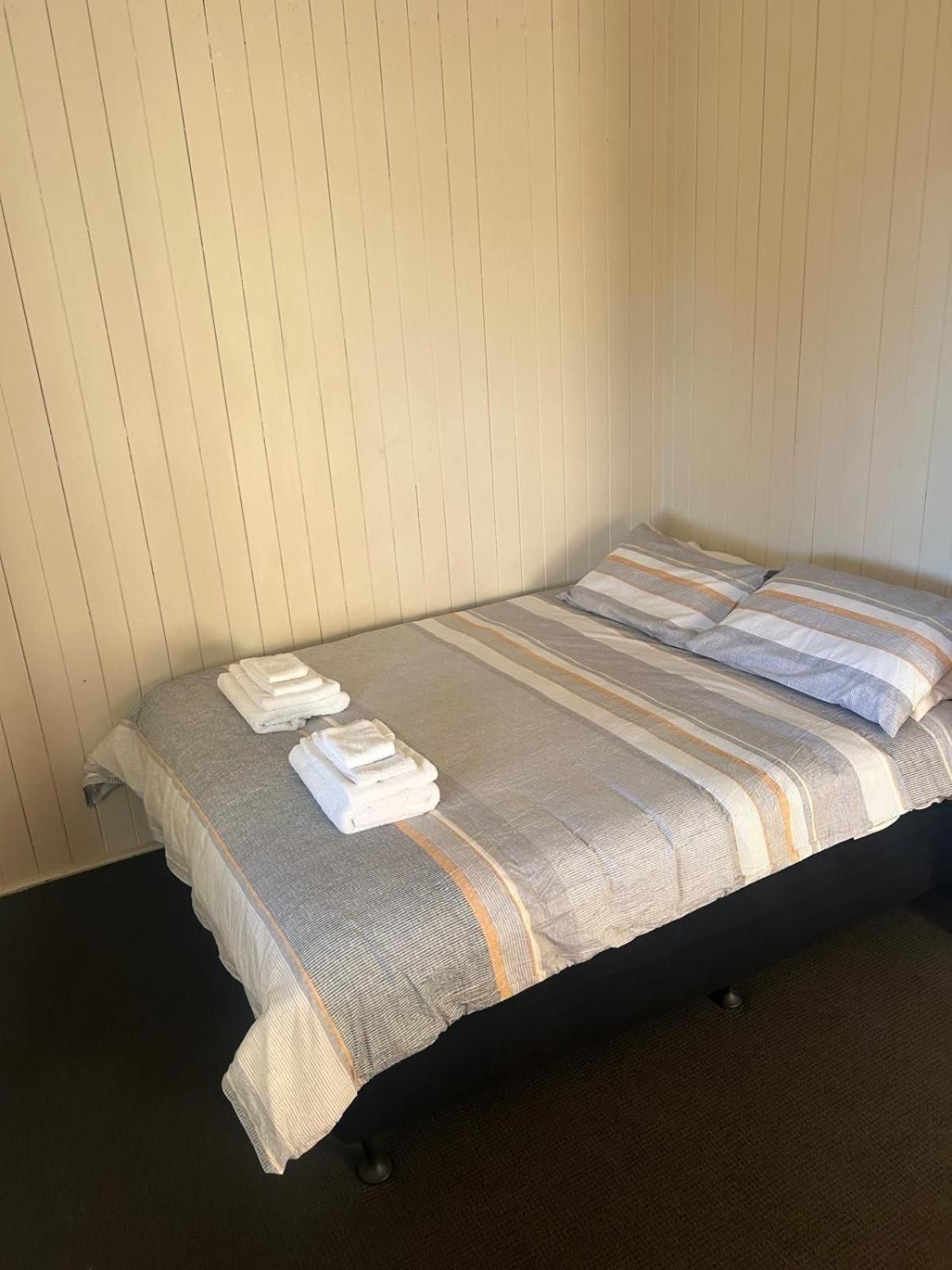 Railway Hotel Double Room with Shared Bathroom 2