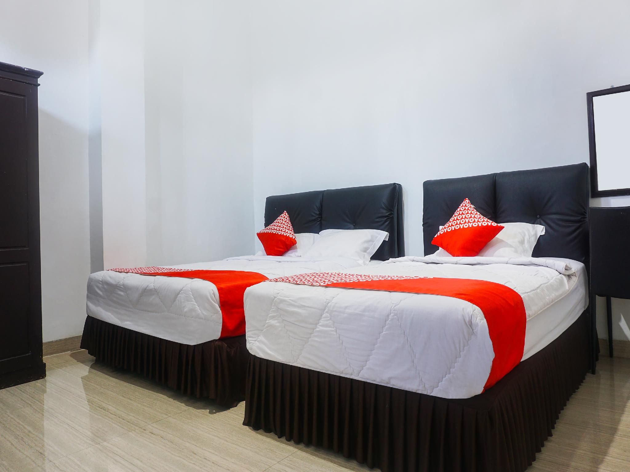 Suite Family Room
