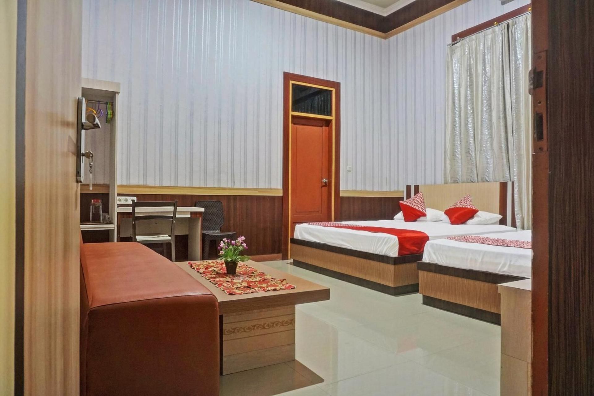 Suite Family Room