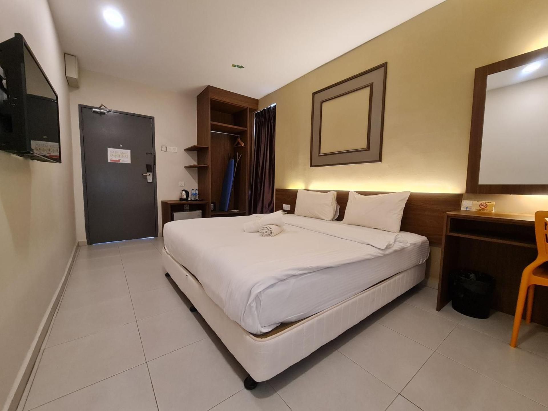 Family Room with Garden View