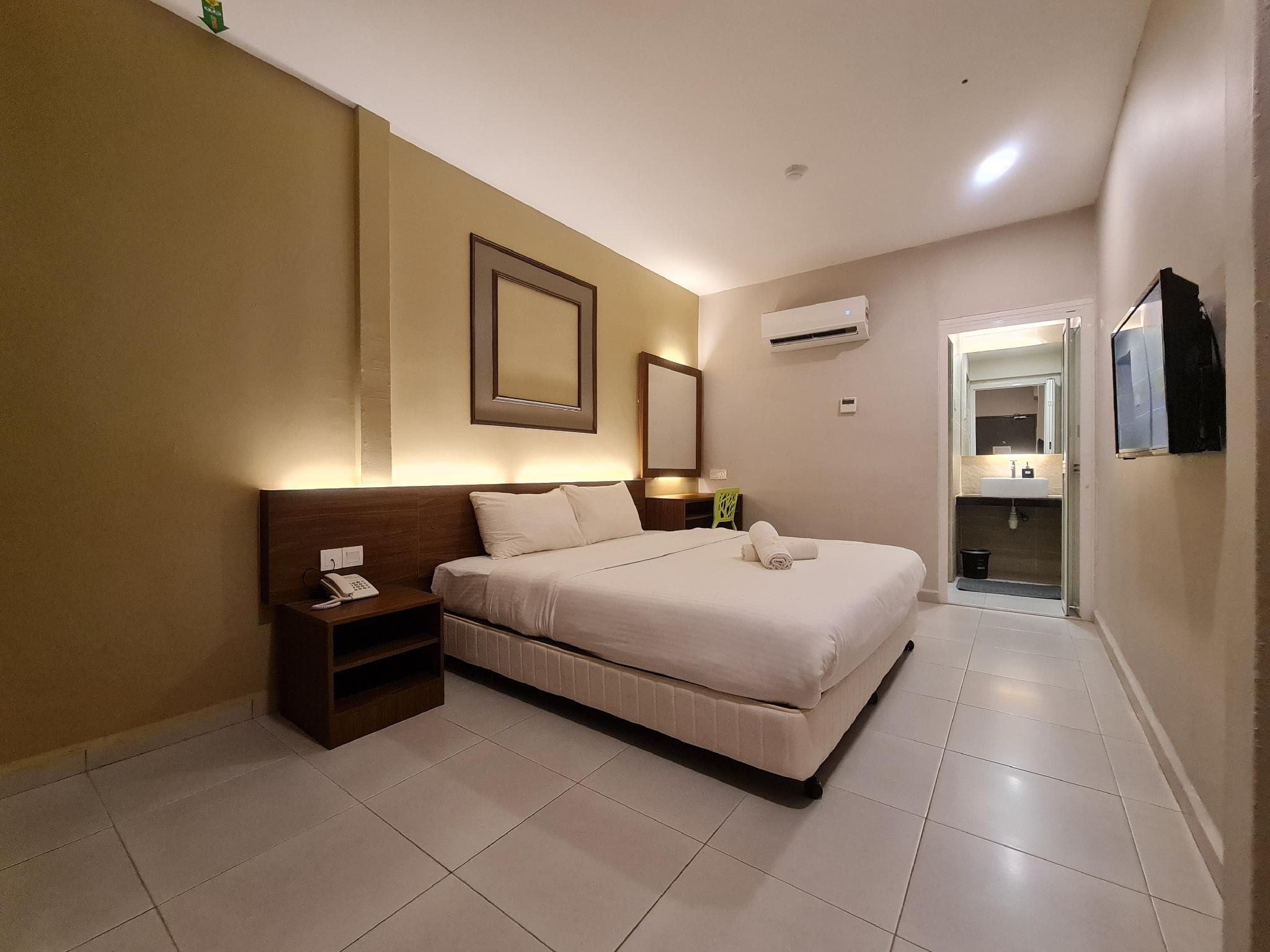 Family Room with Garden View