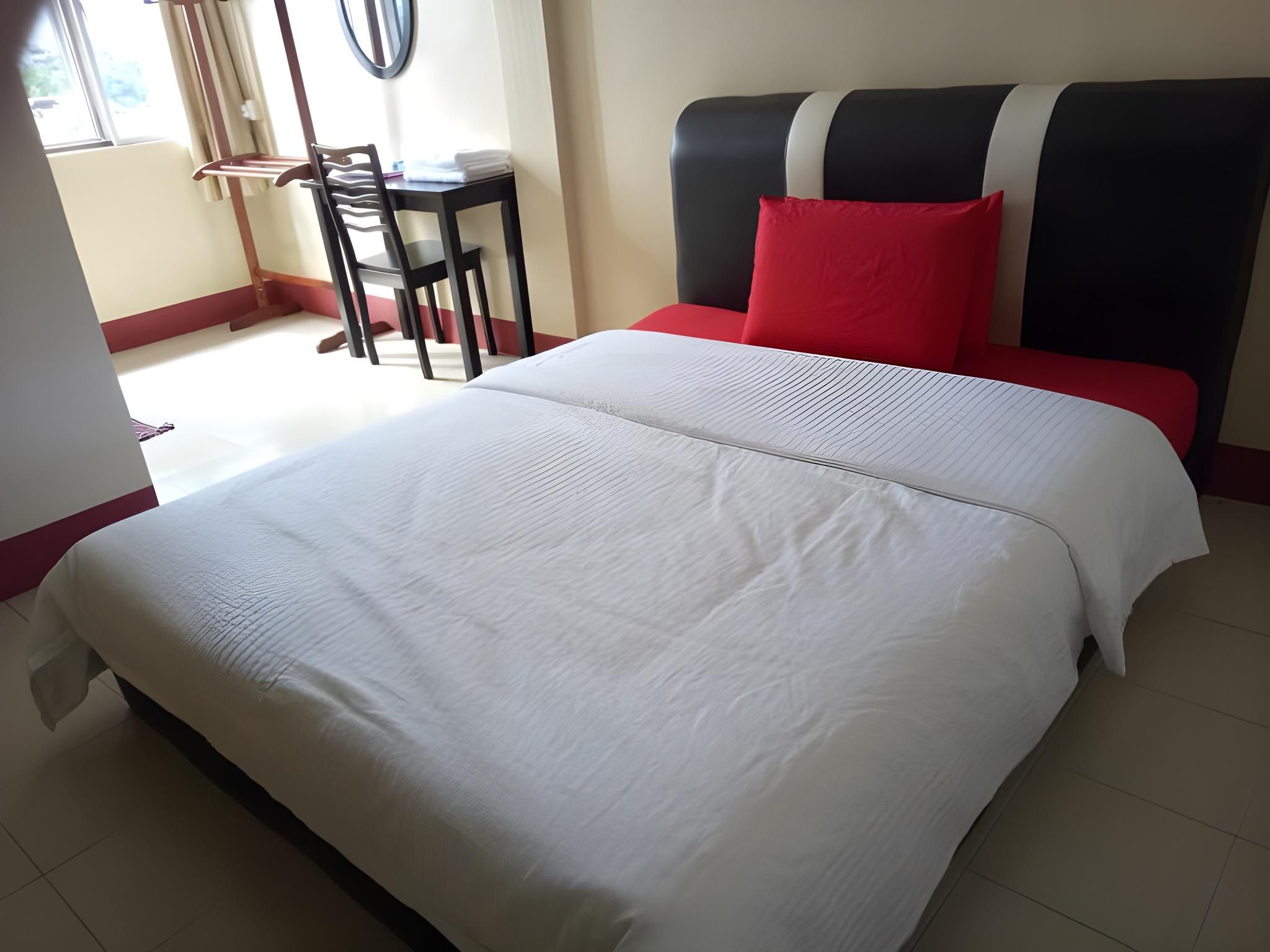 History Hotel Standard Queen Room