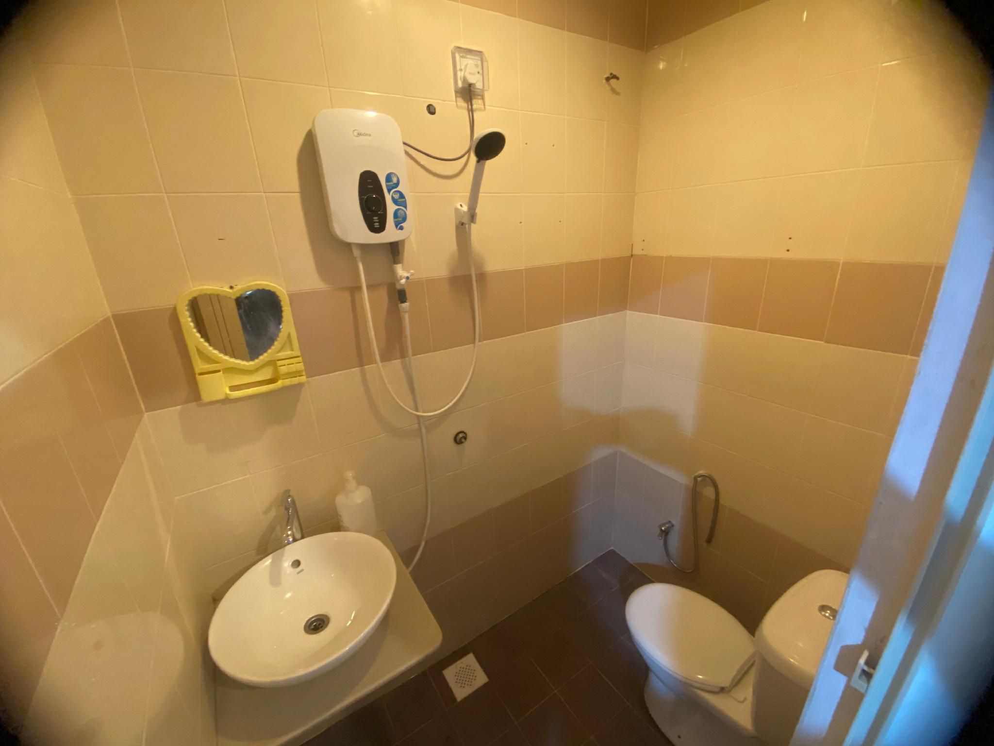 Mama Motel Queen Room