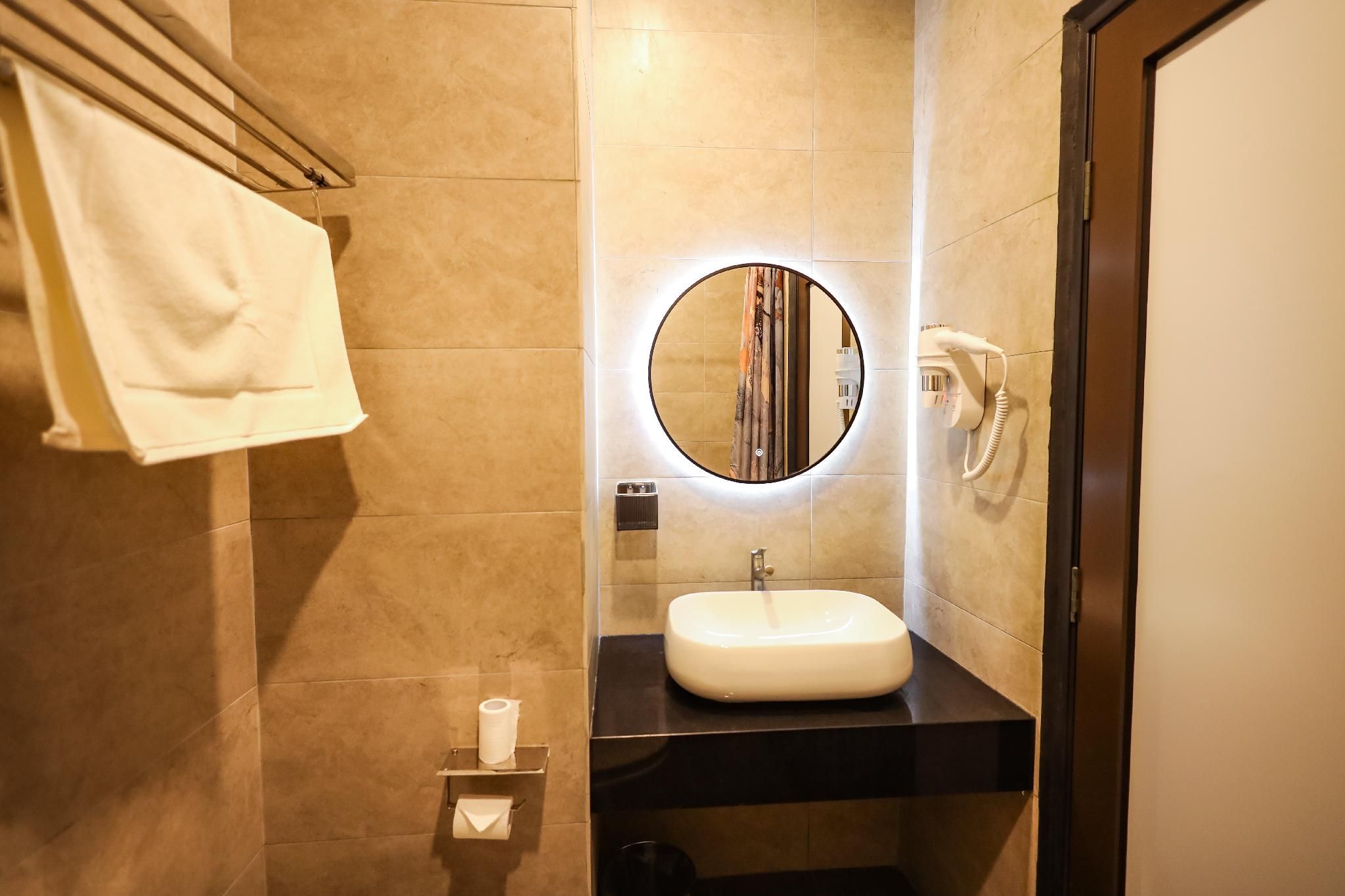 ELISSA HOTEL & SUITES Deluxe Queen 3