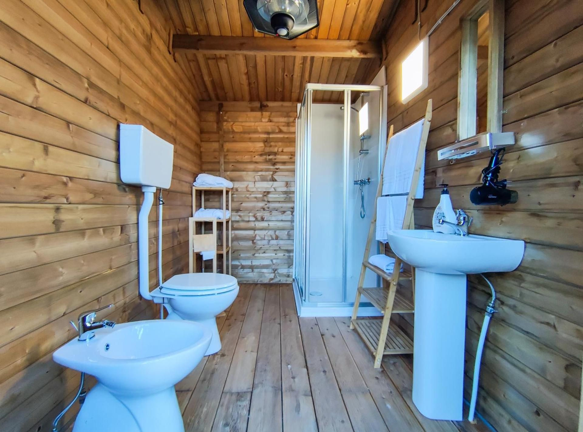 Deluxe Double Room with Shower