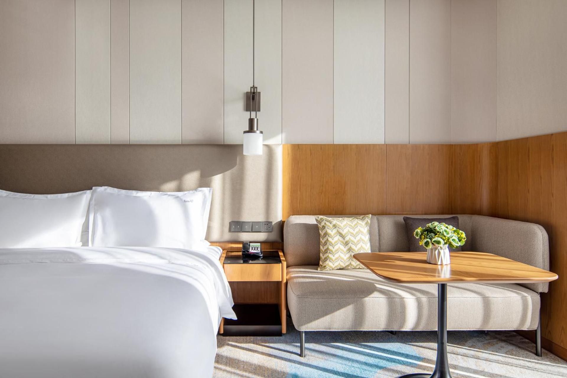 Holiday Inn Chengde Park View By IHG Mountain View Queen Room 2