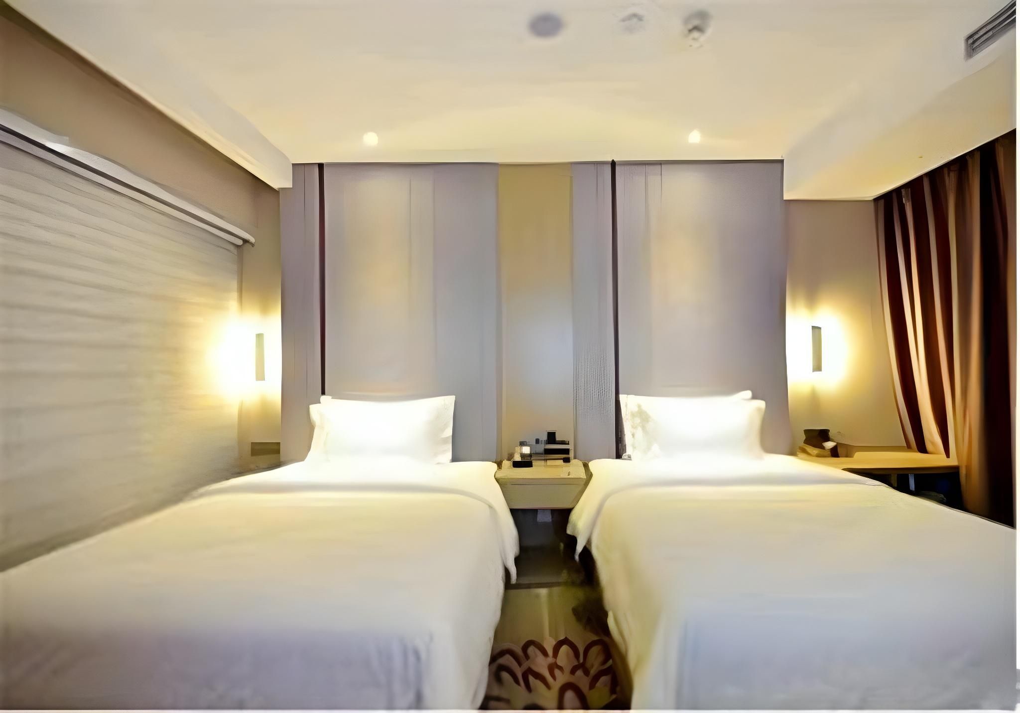 Twin Deluxe Room