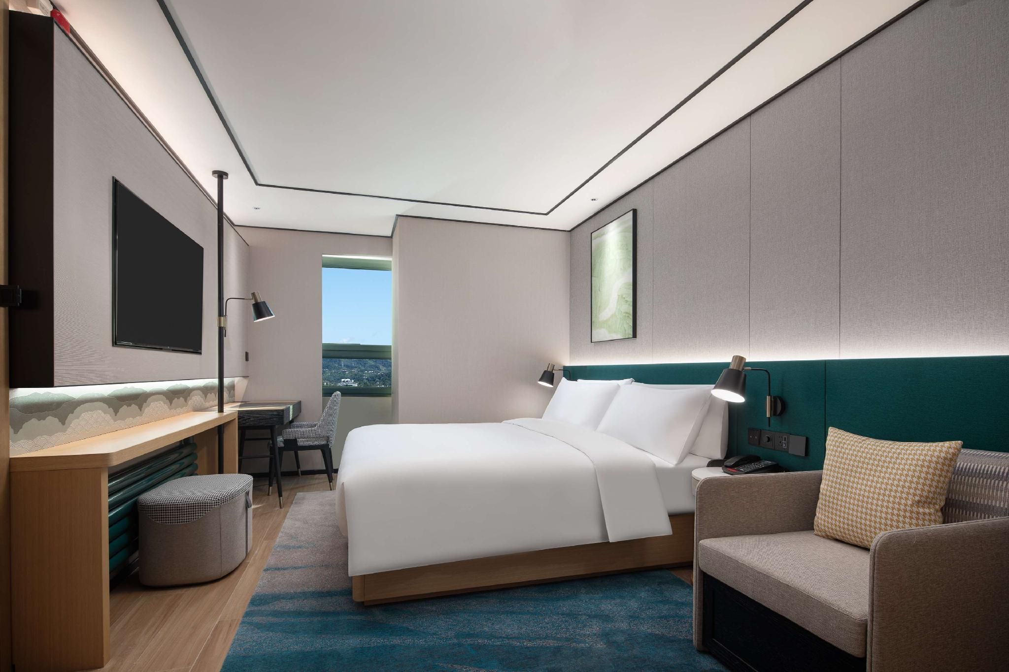 Hilton Garden Inn Chengde Mountain Resort King Accessible Room  2