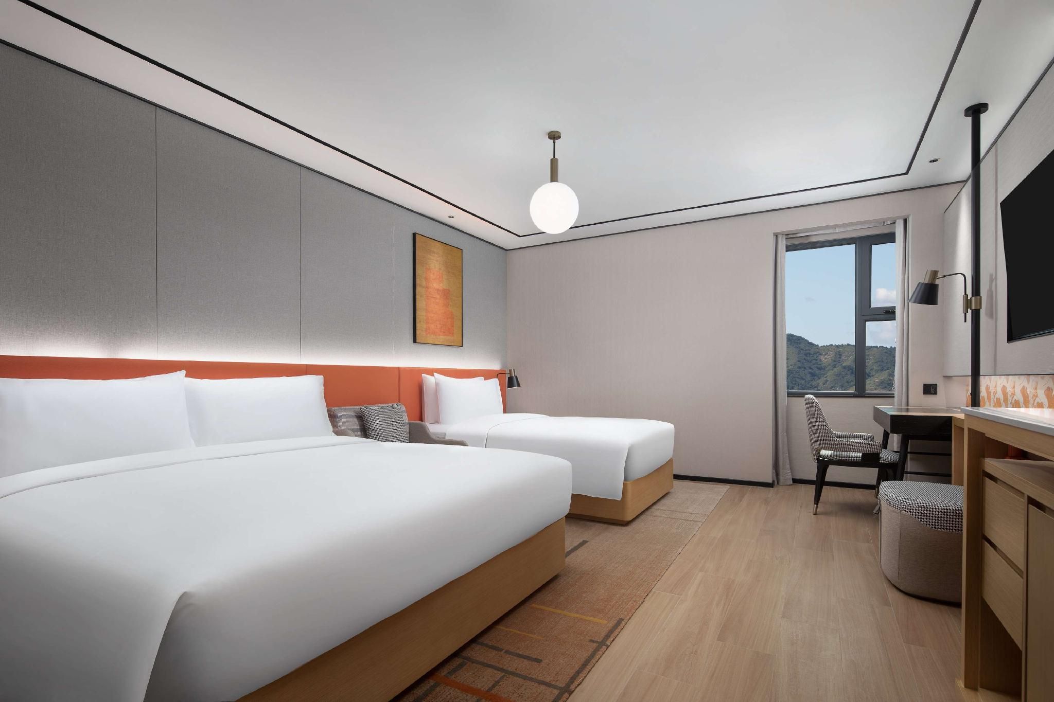 King Deluxe Family Room