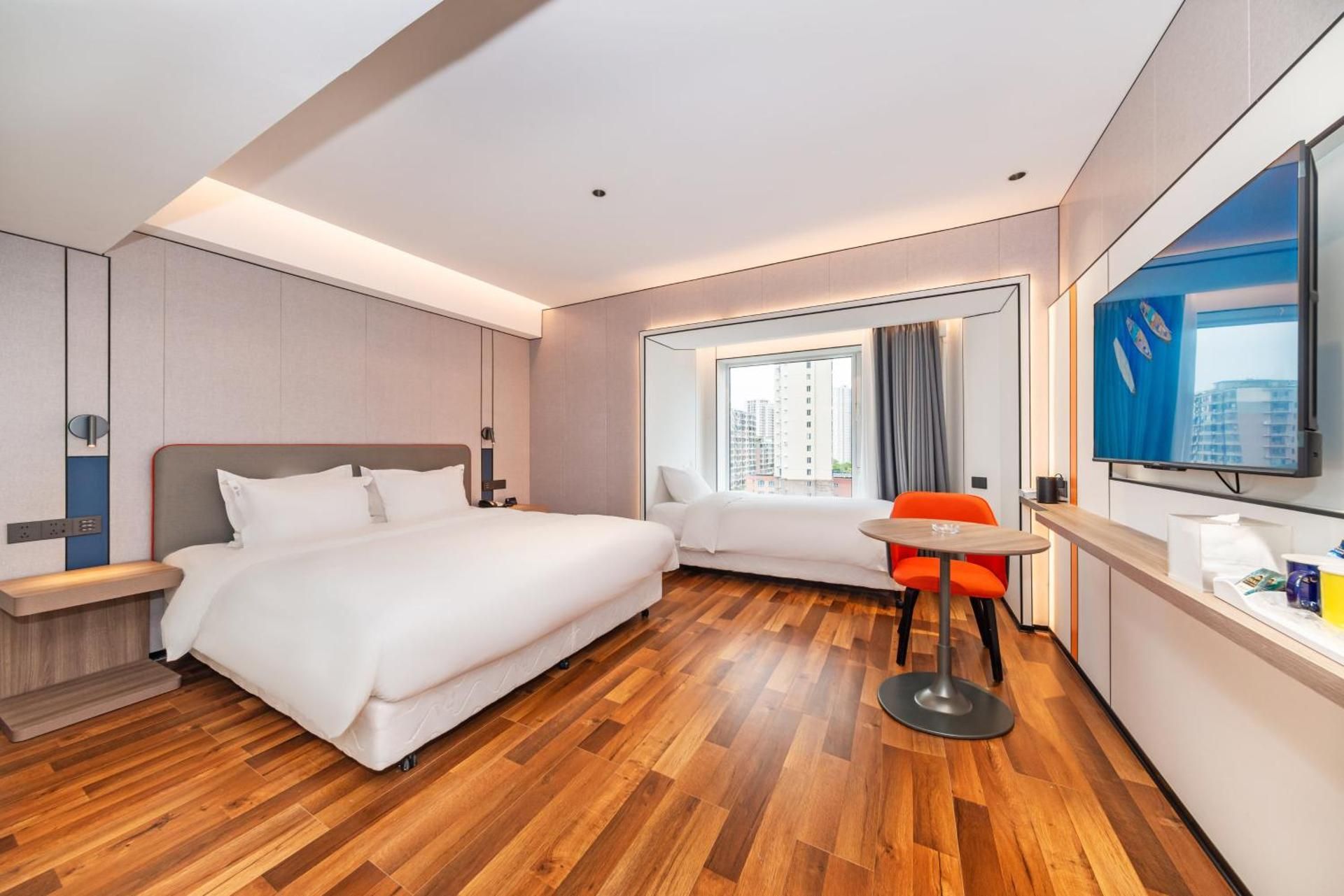 Feature Family Room - Non-Smoking