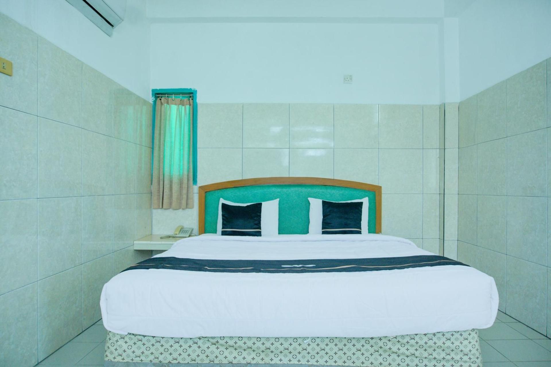 Townhouse Oak Palembang Near Jembatan Ampera Formerly Azzura Hotel Superior Suite 2