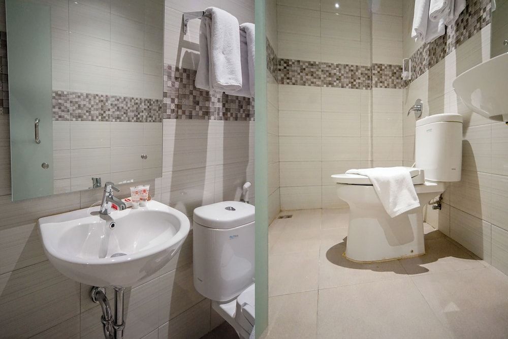 Townhouse Oak Palembang near Palembang Golf Club formerly KR Hotel Standard Double Room 6