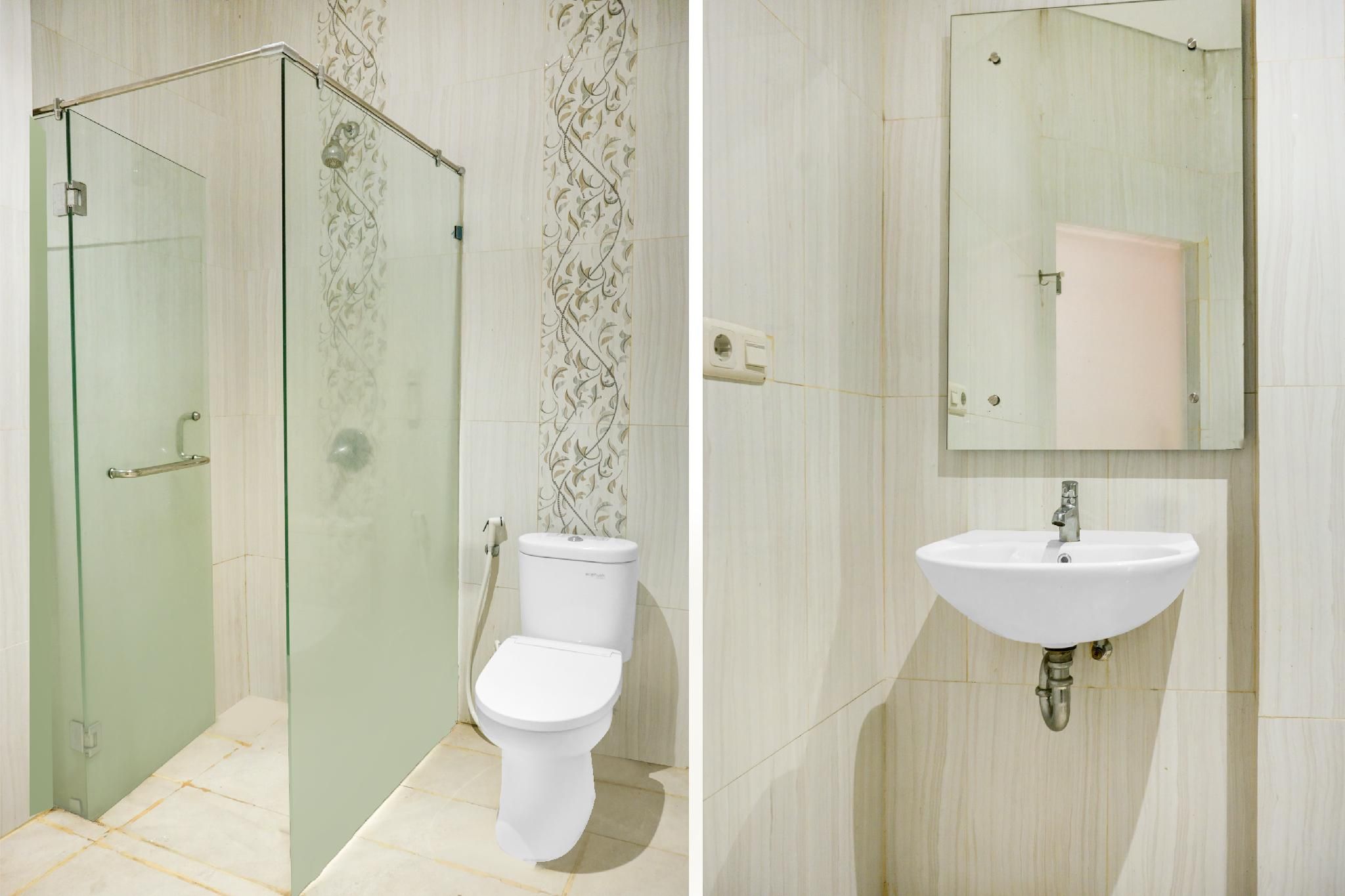 Townhouse Oak Palembang near Palembang Golf Club formerly KR Hotel Deluxe Double Room 8