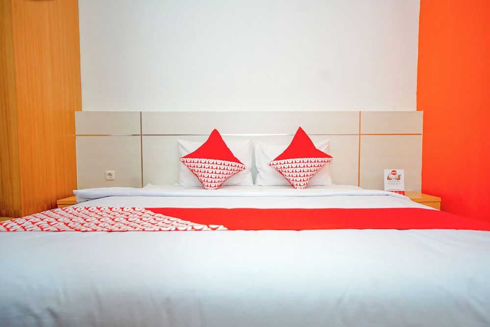 Townhouse Oak Palembang near Palembang Golf Club formerly KR Hotel Deluxe Double Room 4