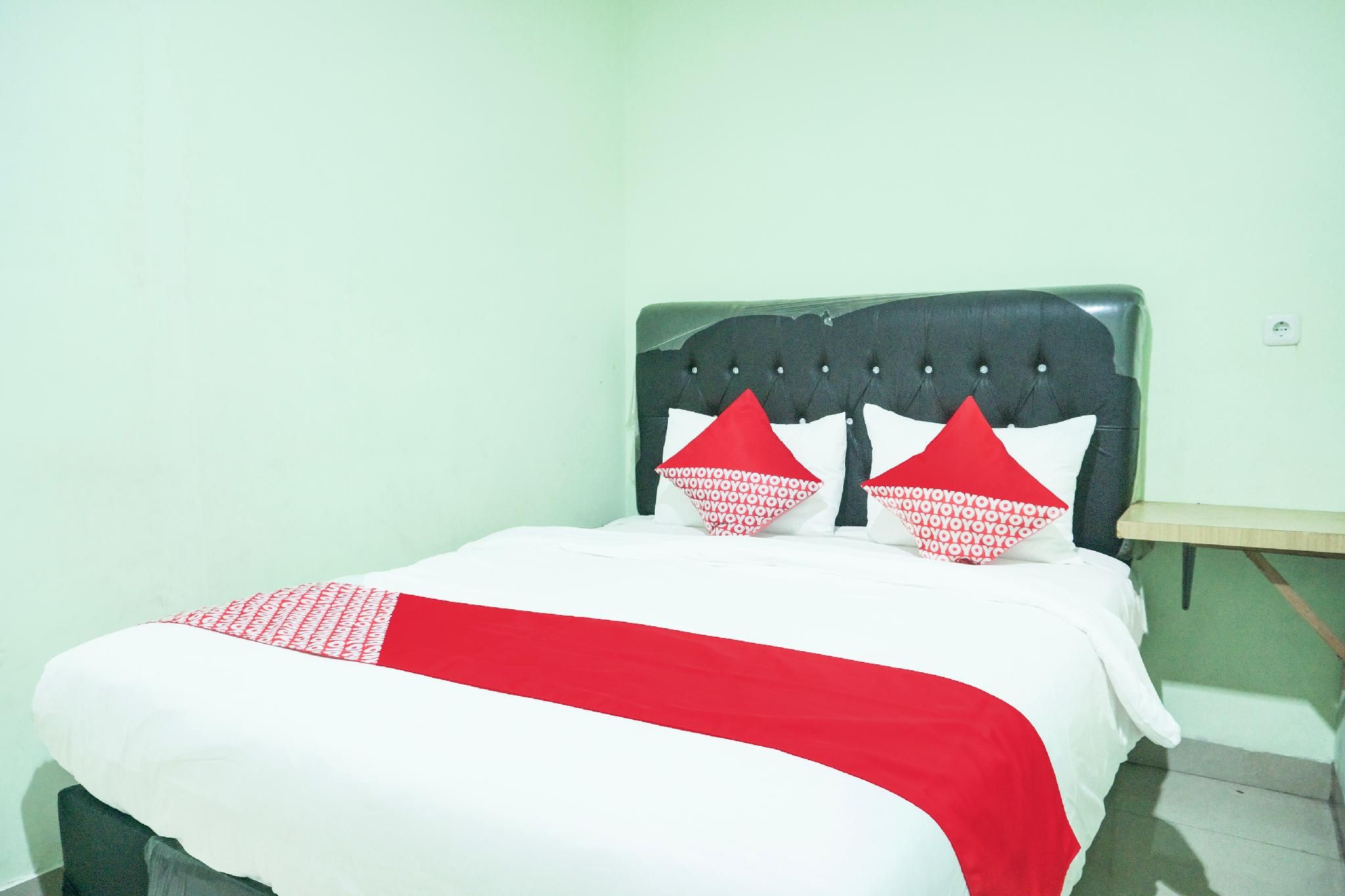 Hotel O Ilir Timur I Near Rsud Siti Fatimah Az-Zahra Formerly Lumendiva Suite Deluxe Double