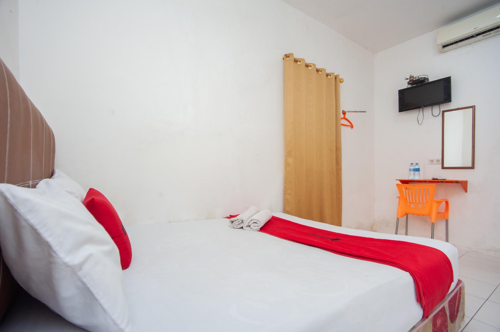 RedDoorz Room