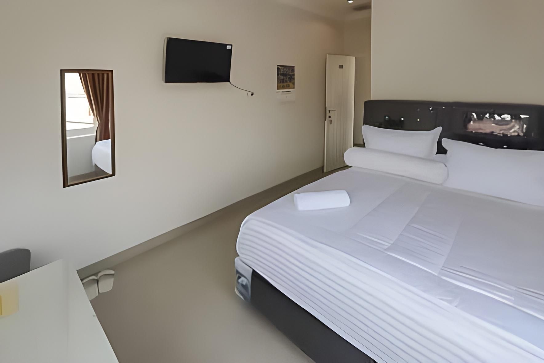 RedDoorz Room