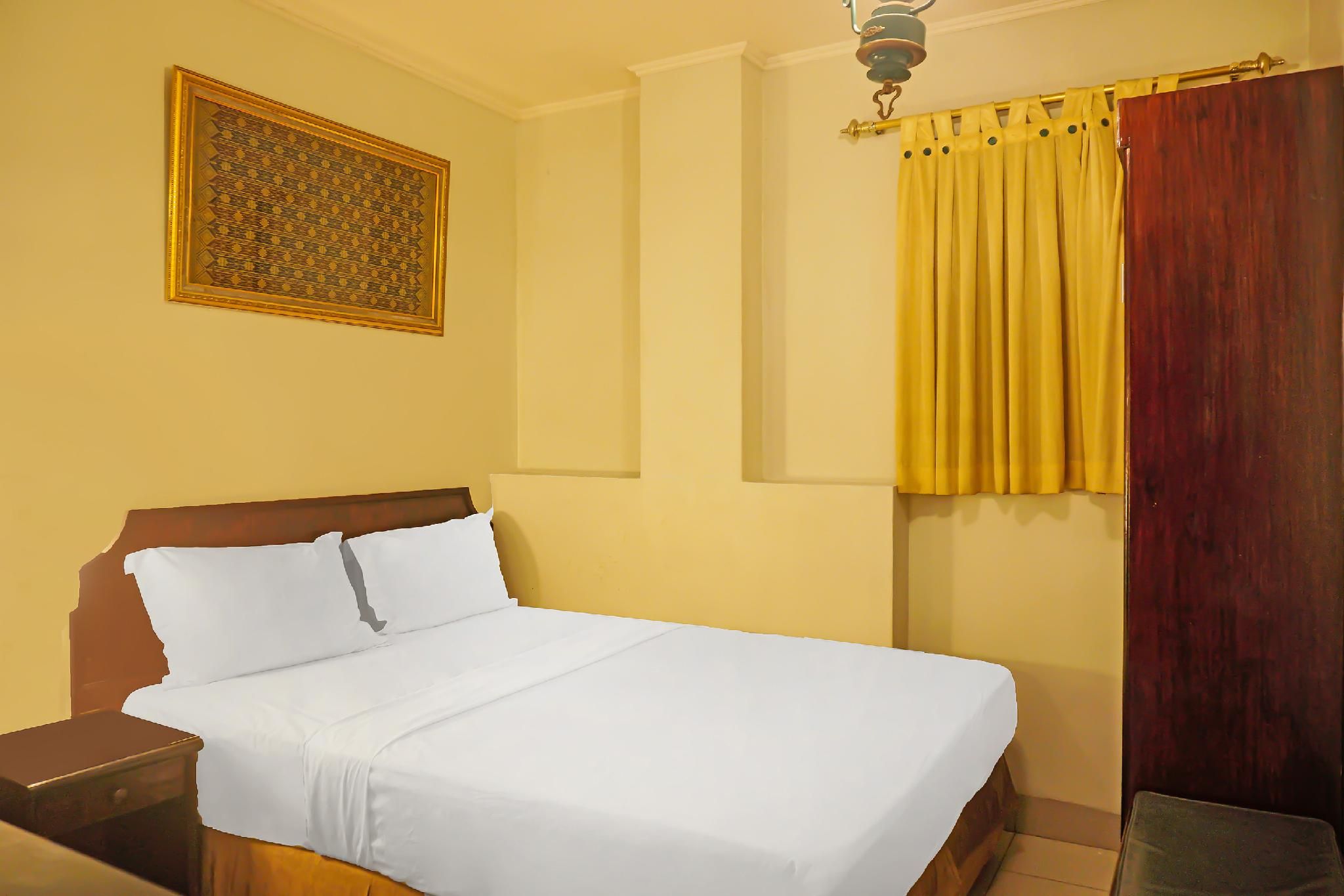 Collection O 92690 Hotel Limas Deluxe Double Room