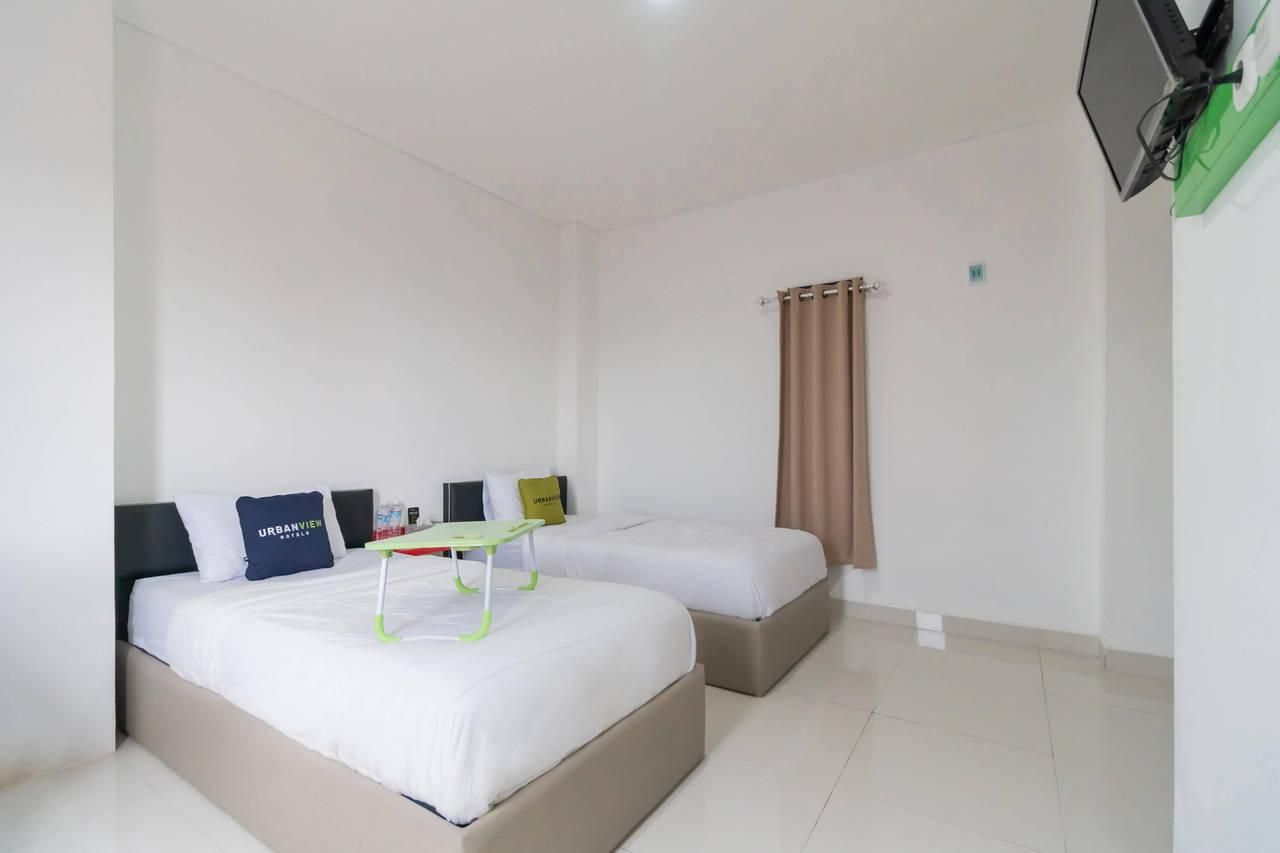 Urbanview Hotel Ephe Palembang by RedDoorz Superior Twin Room