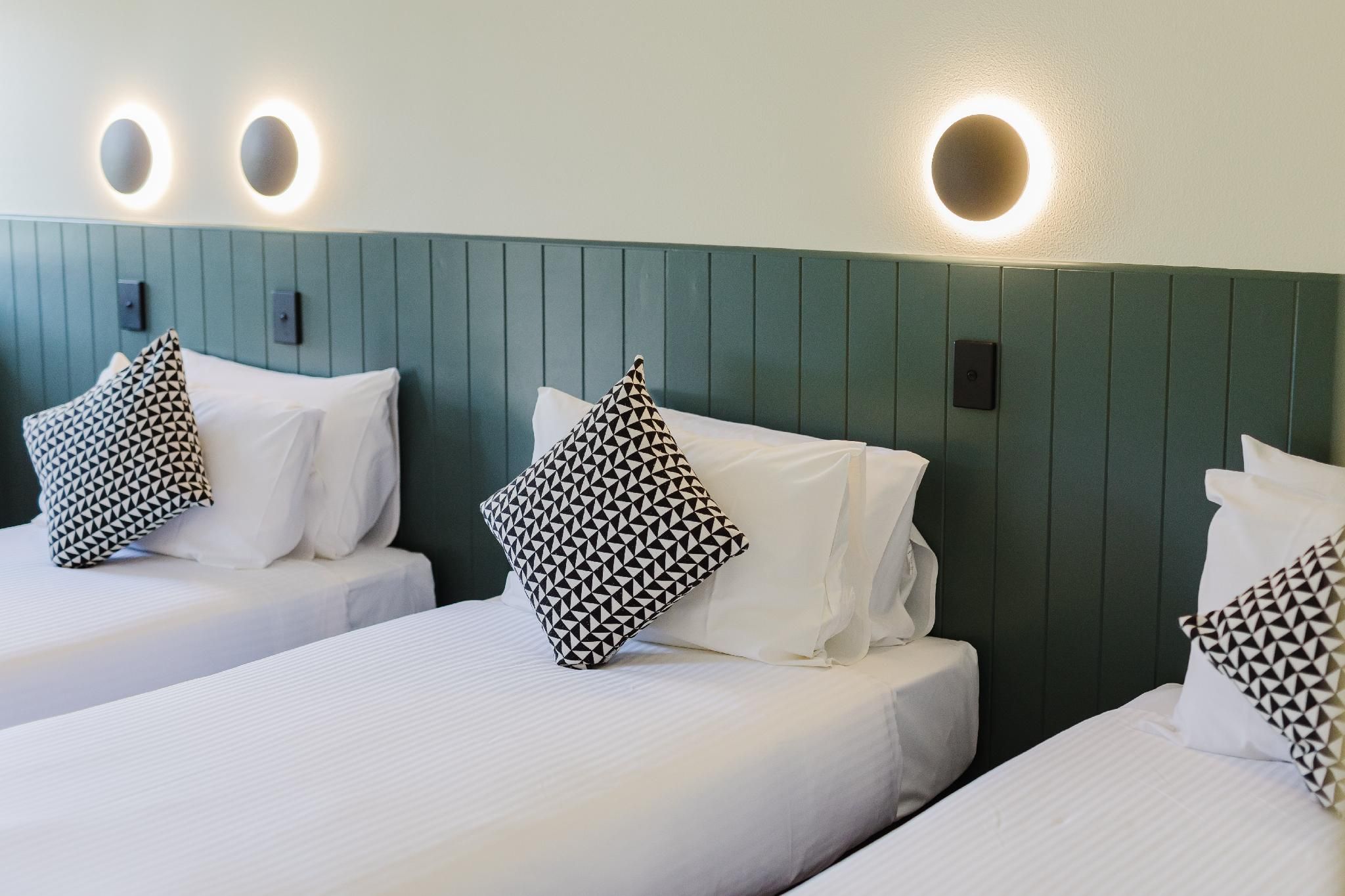 The Heritage Darwin Triple Room 2