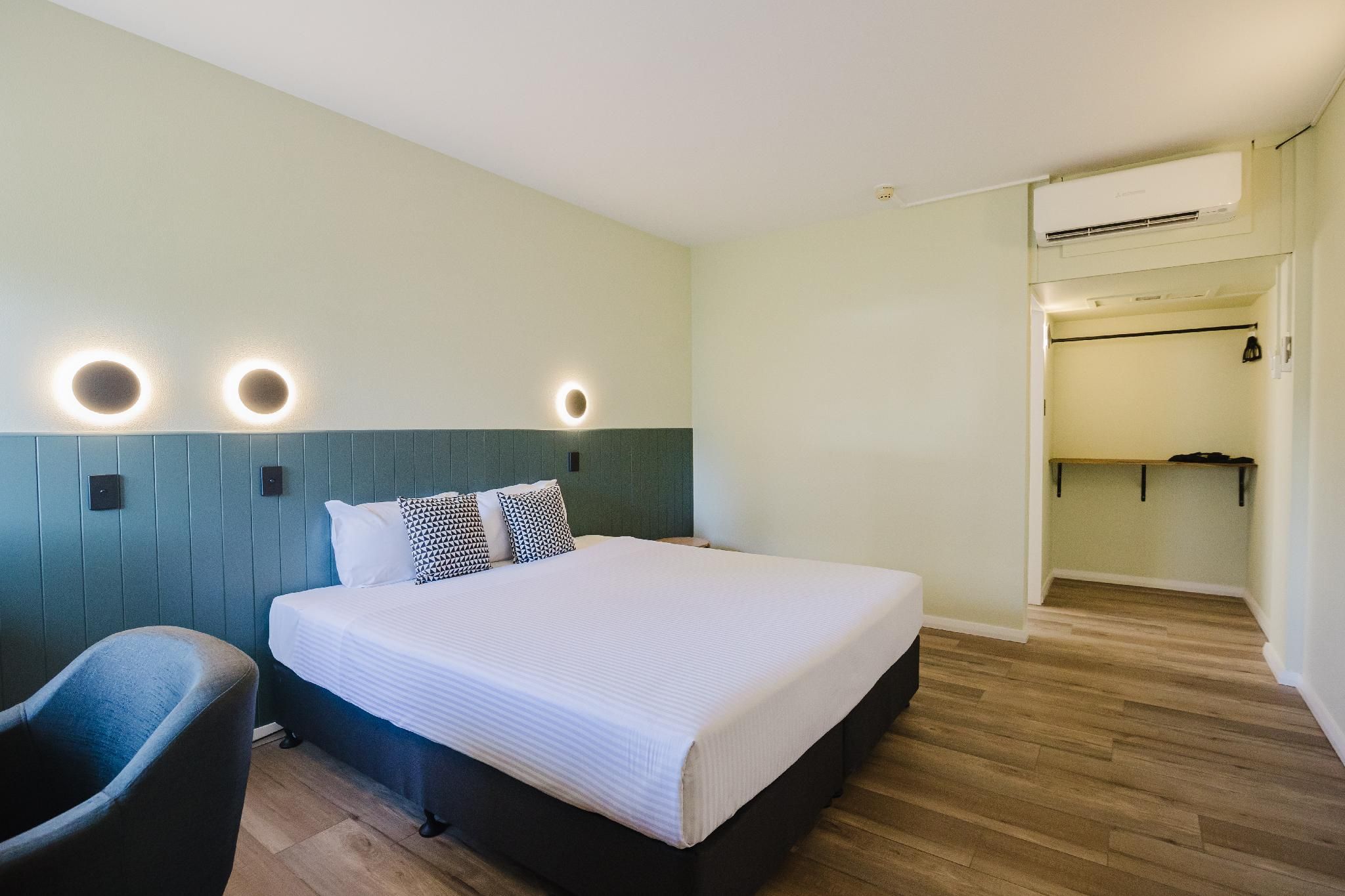 The Heritage Darwin King Room 2