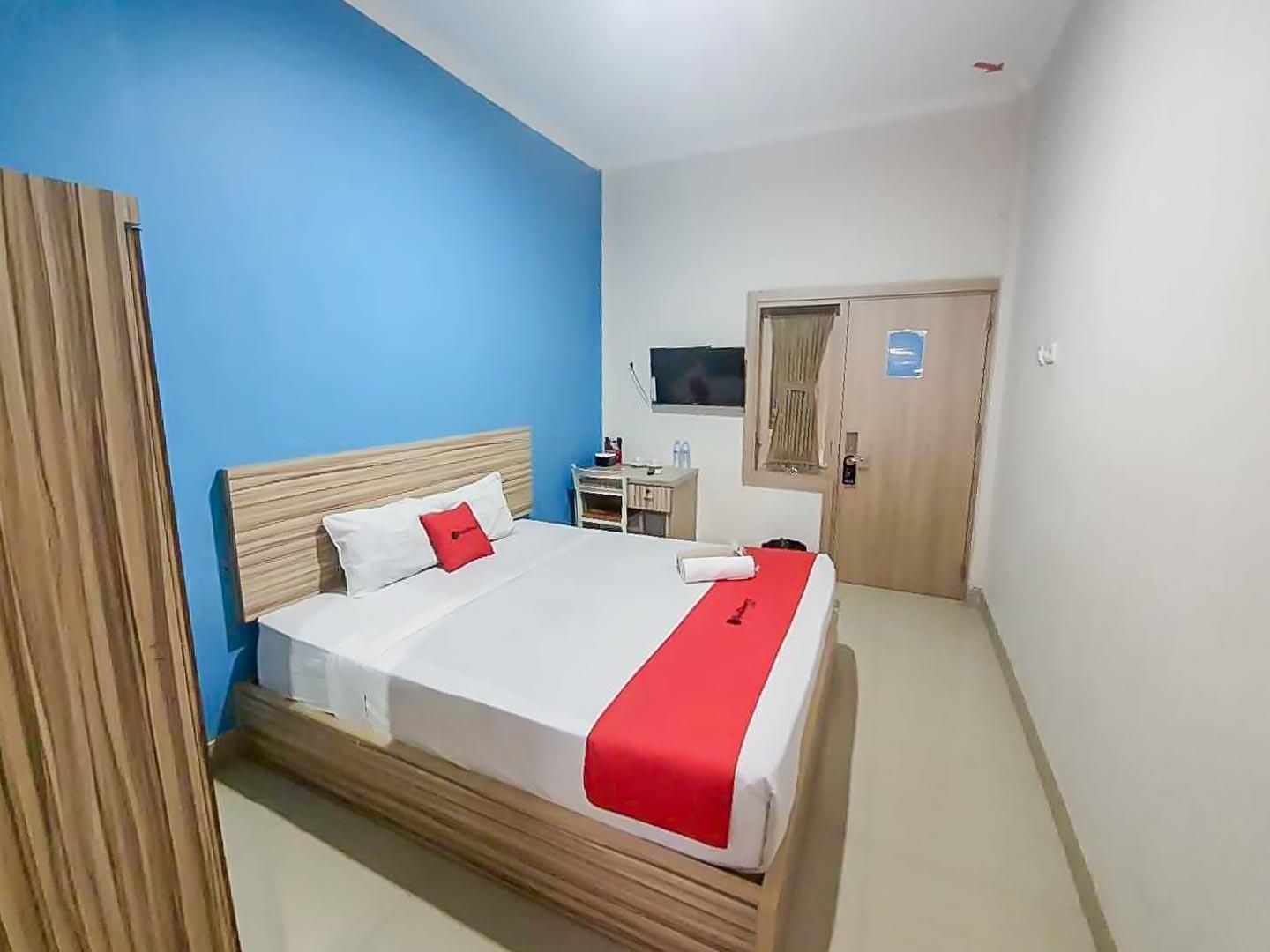 RedDoorz Room