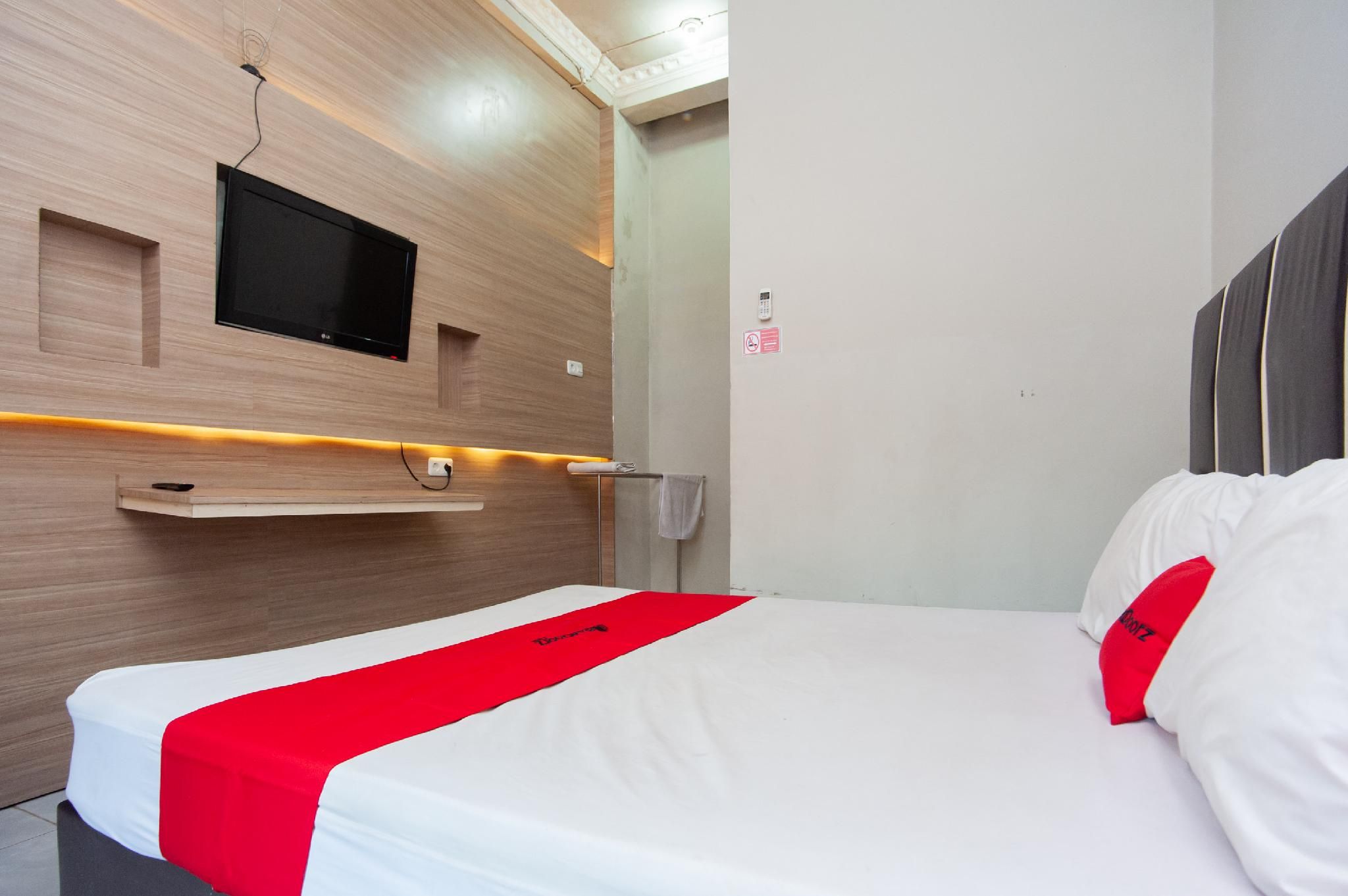 RedDoorz Room