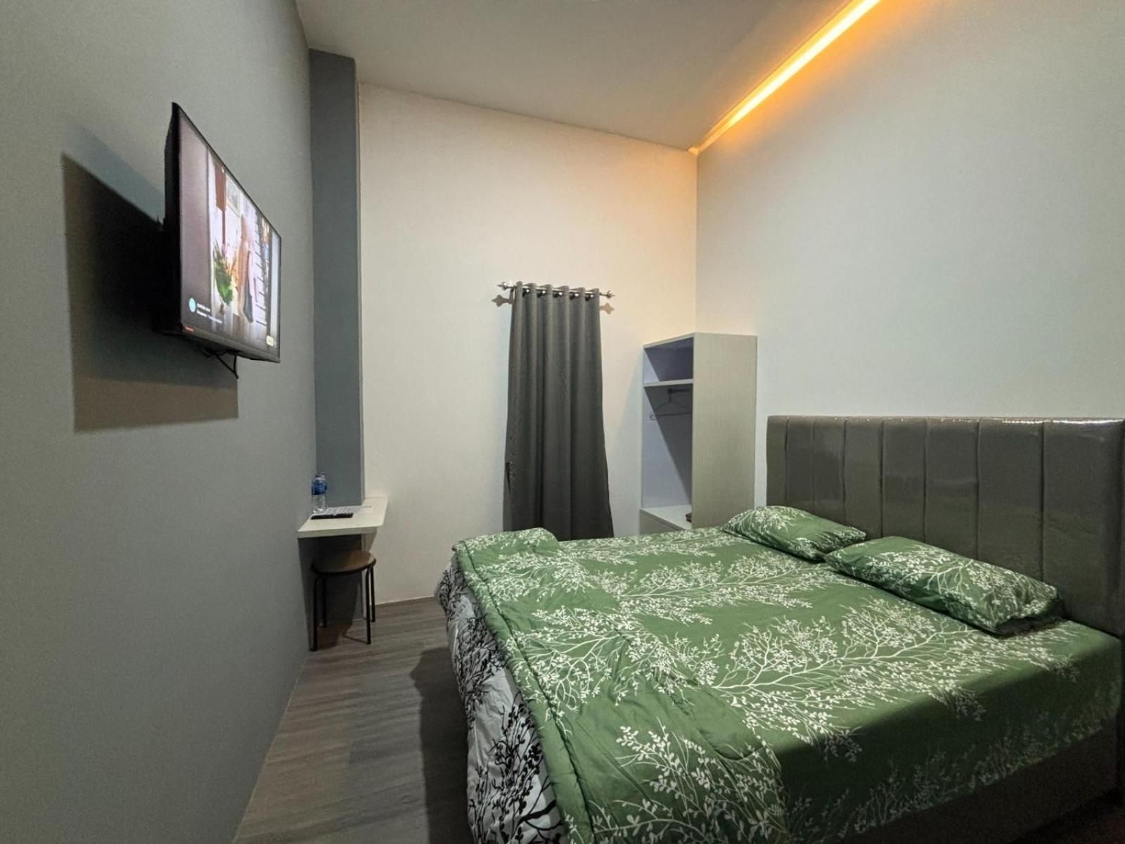 AJ kost & homestay Standard - 1 Queen Bed 3