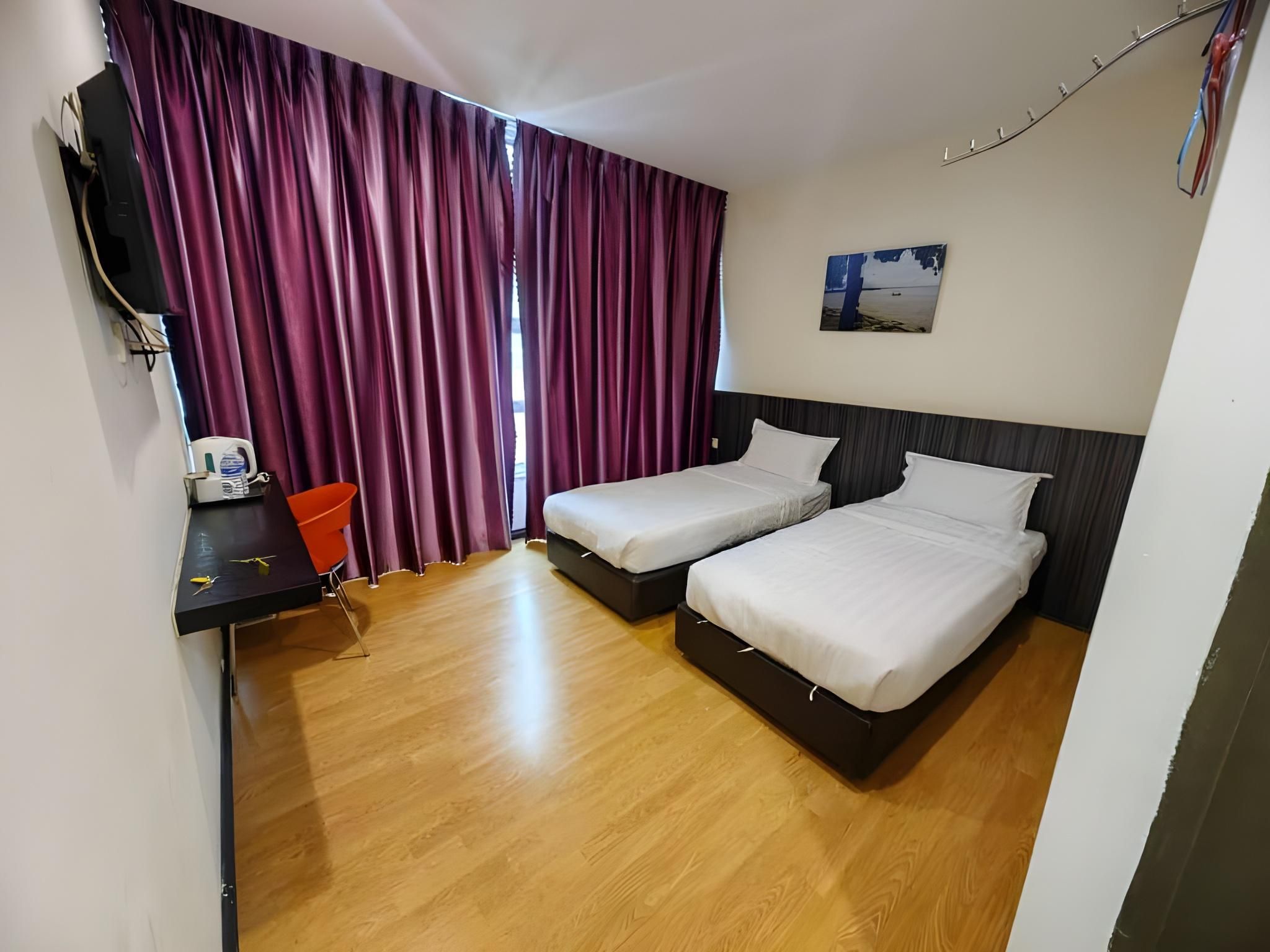 Studio8 Inn Twin Room