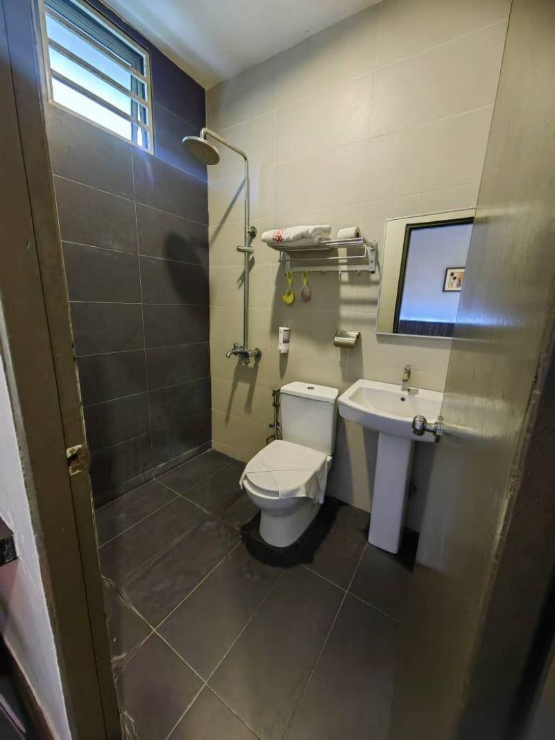 Studio8 Inn Queen Bed 3