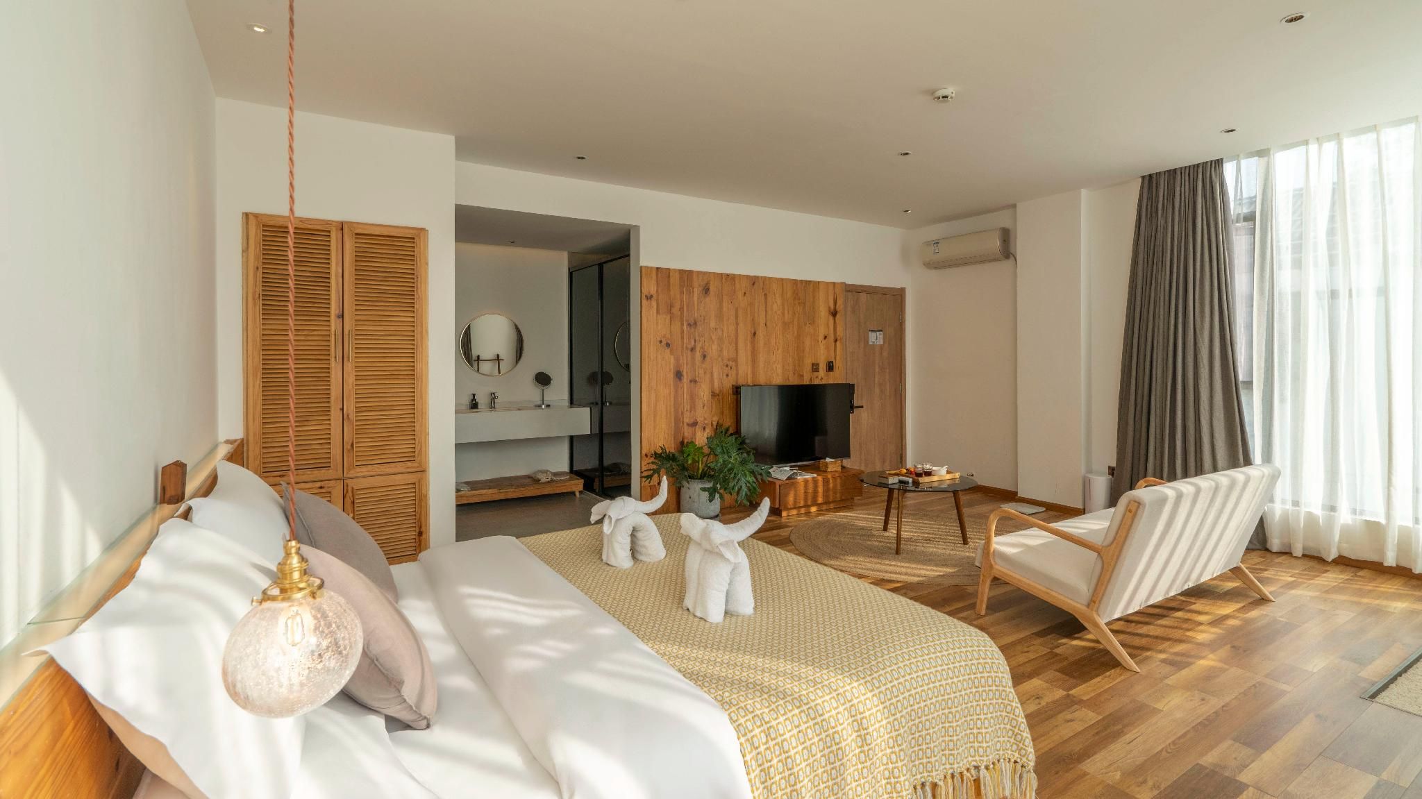 Superior King Bed Room