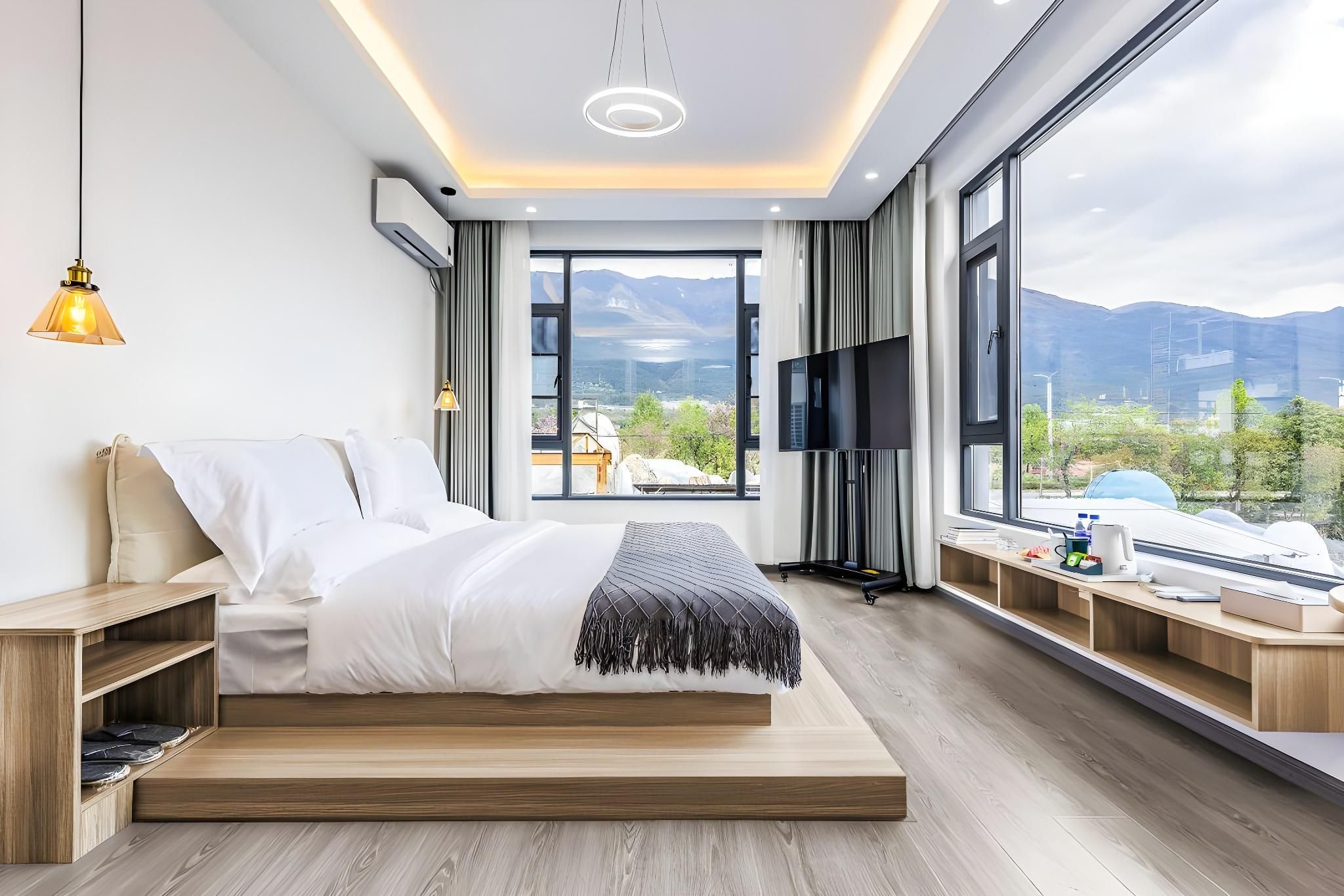 Suite with View