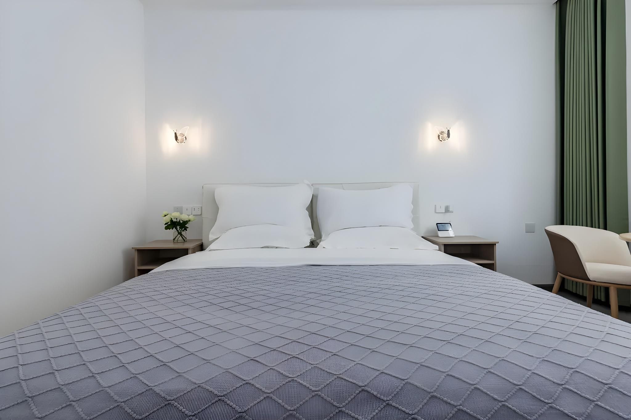 Comfort Queen Room