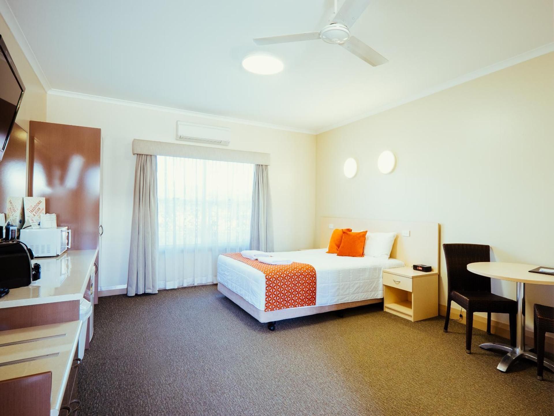 Deluxe Queen Room