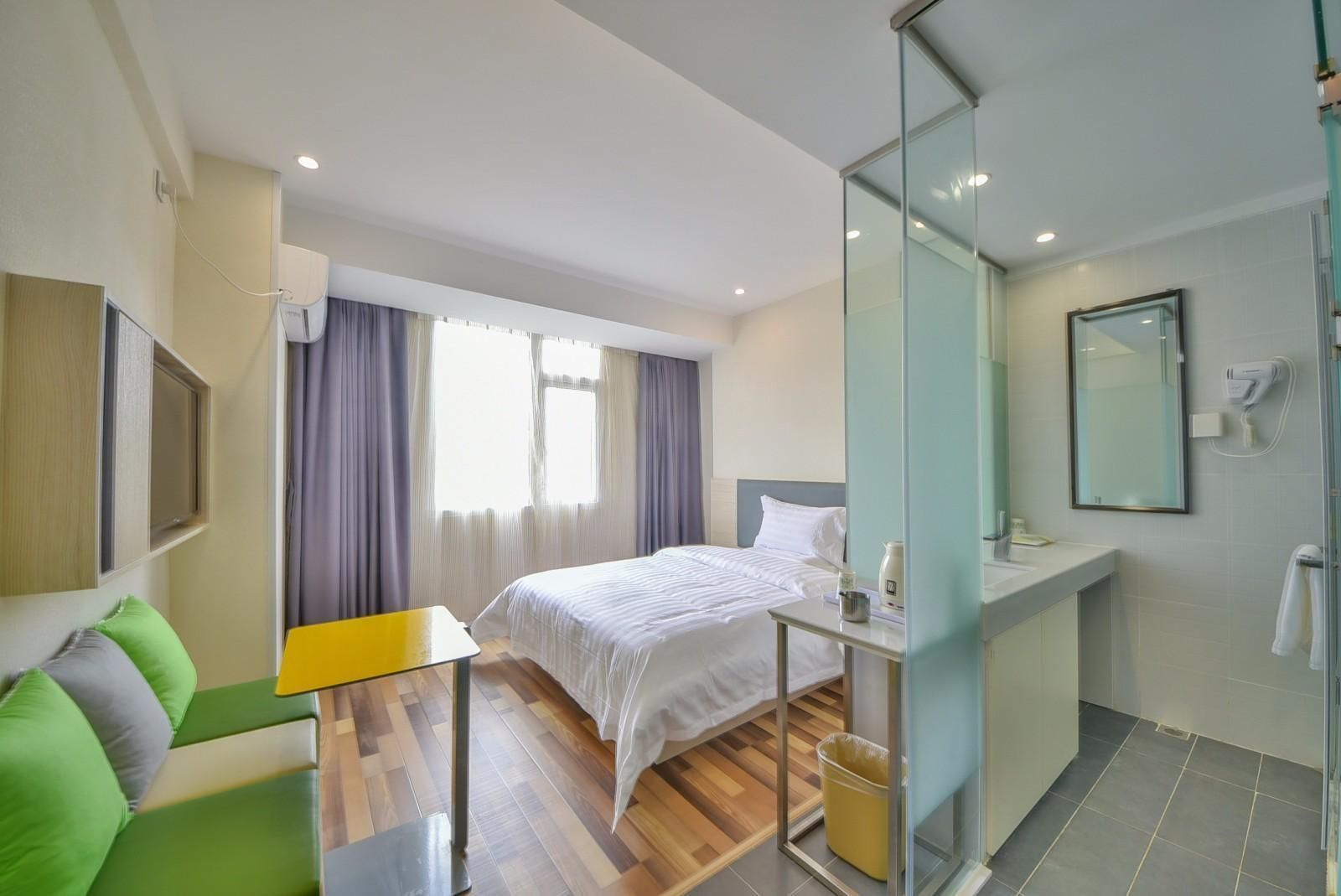Economy Room