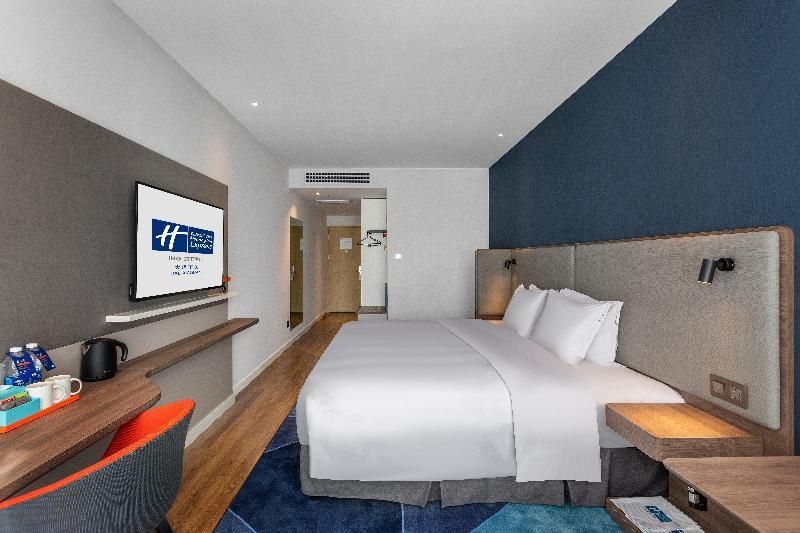 Holiday Inn Express Dali Xiaguan By IHG 1 King Bed Standard Accessible 2
