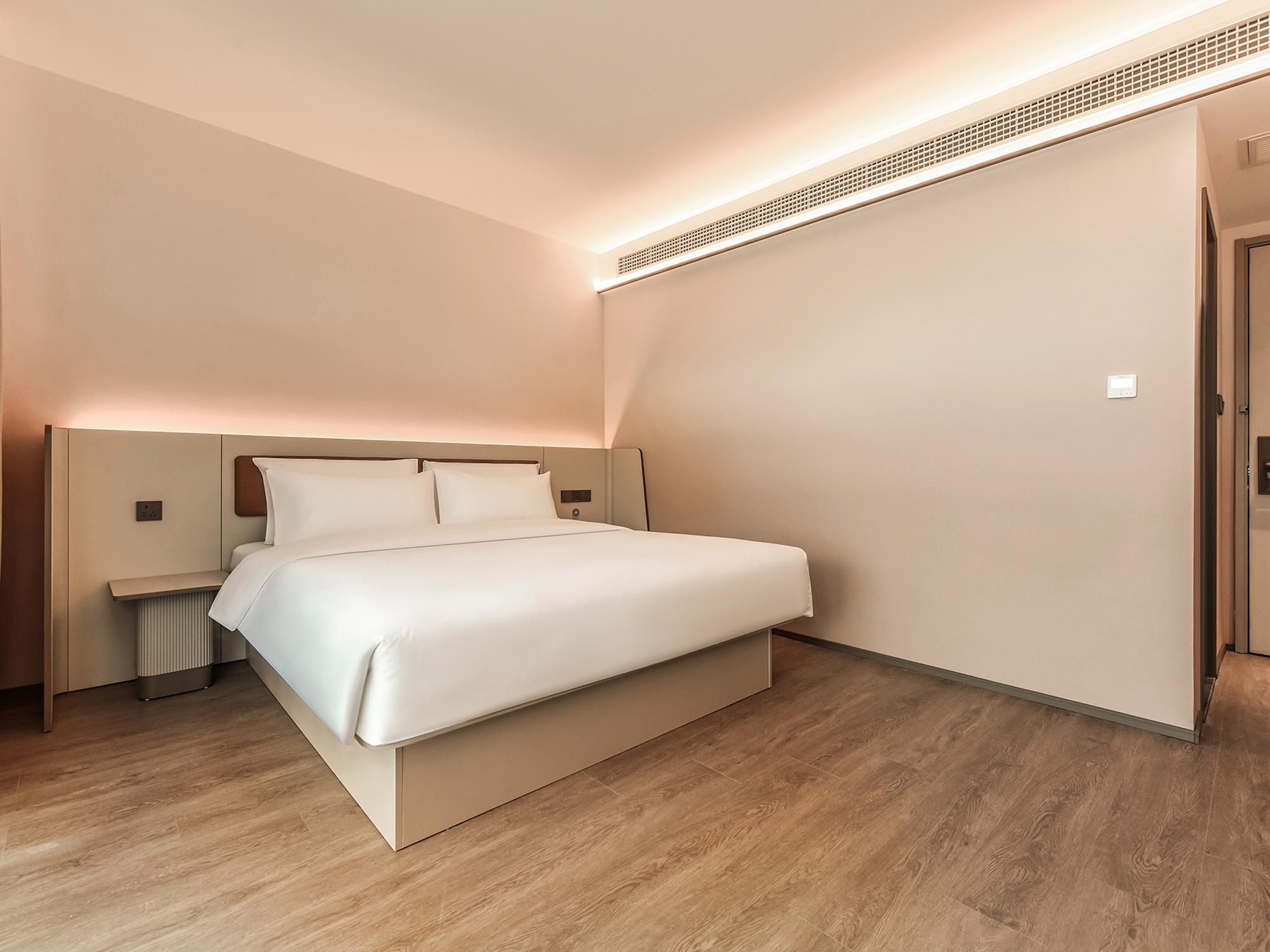 Huazhu - Superior Bed Room With Sea View