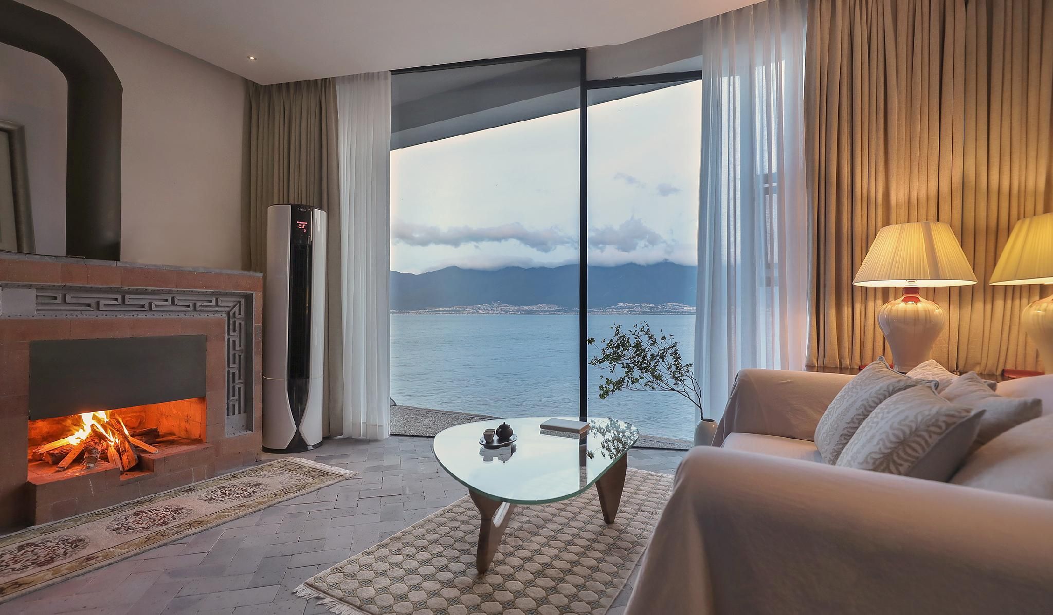 Suite with Lake View