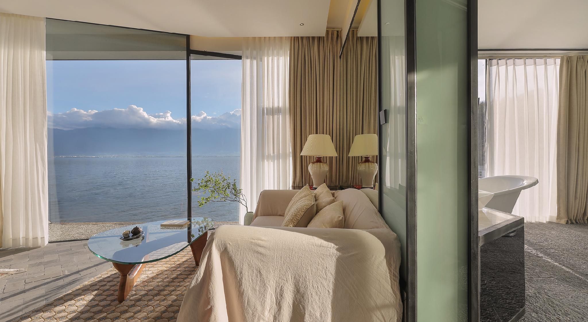 Suite with Lake View