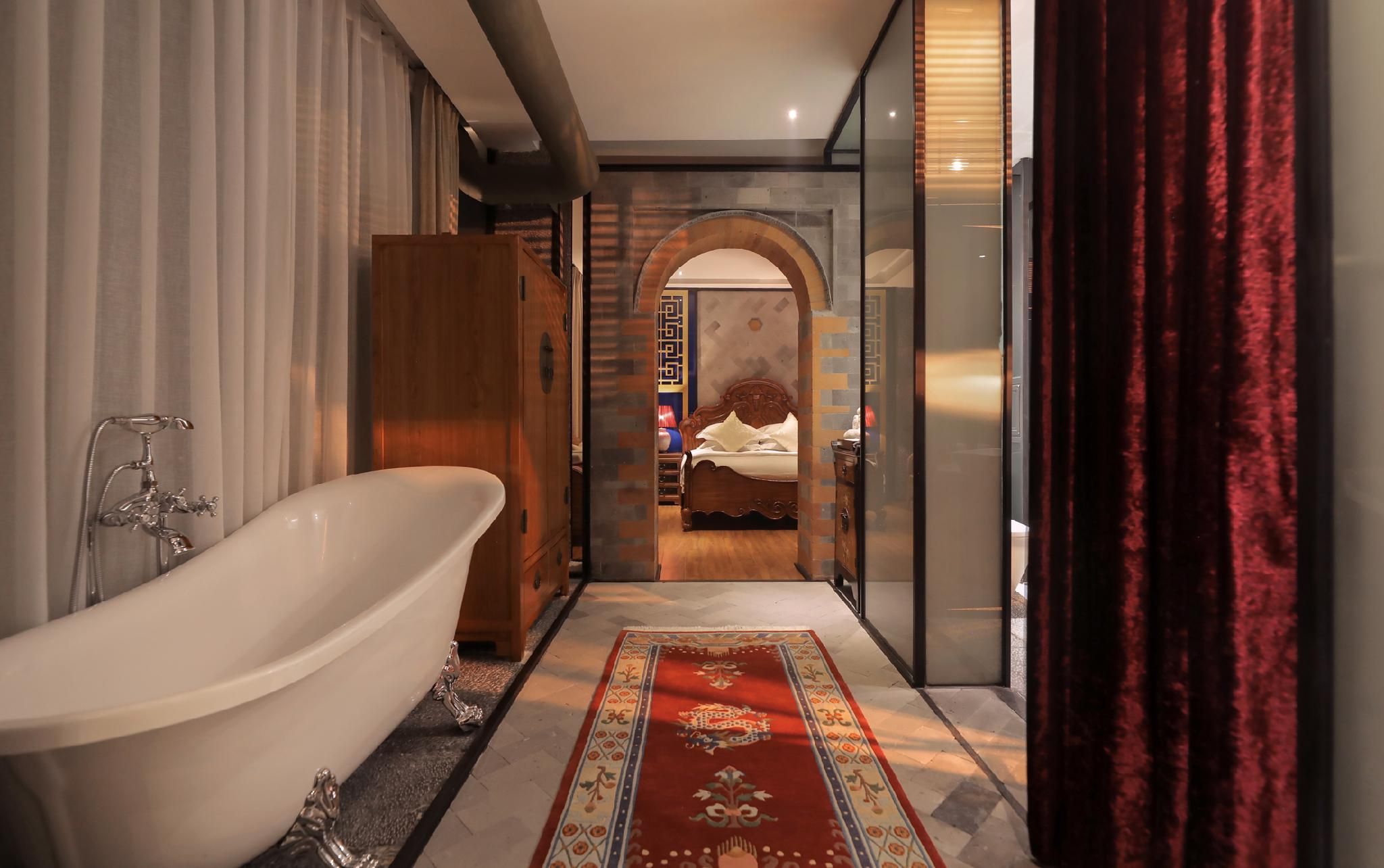 One-Bedroom Suite Lake View