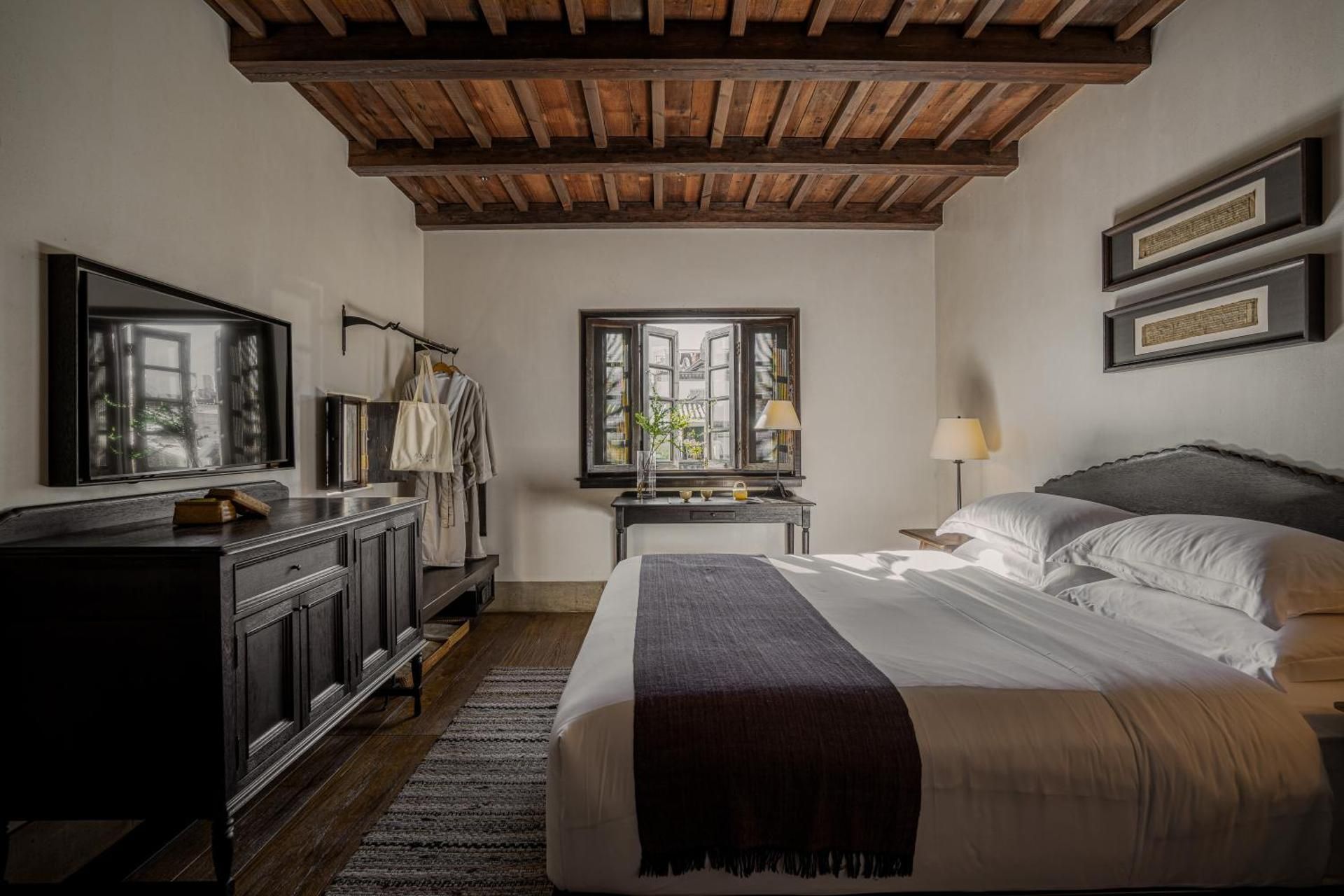 Double Room with Mountain View