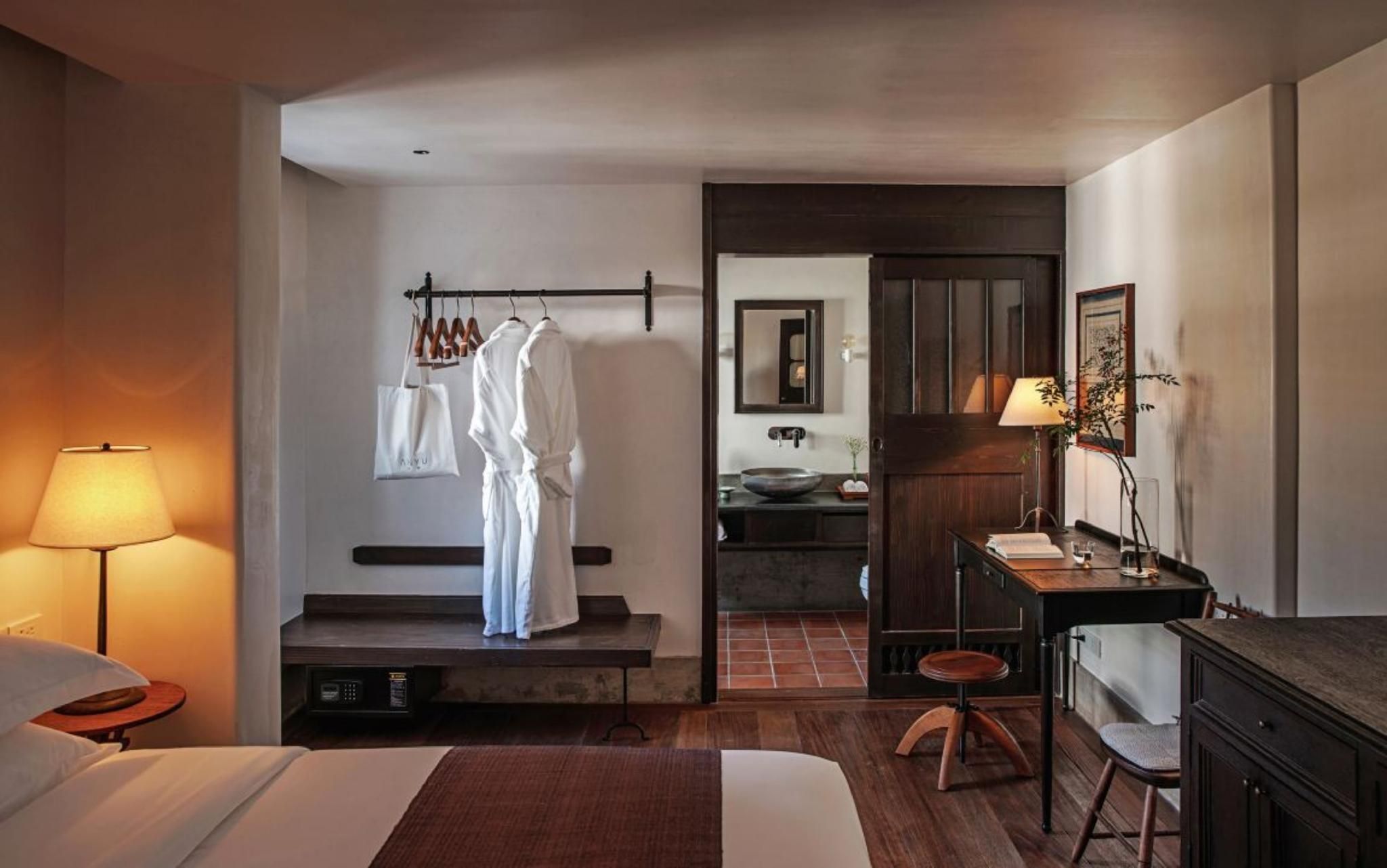 Huazhu - Deluxe Bed Room
