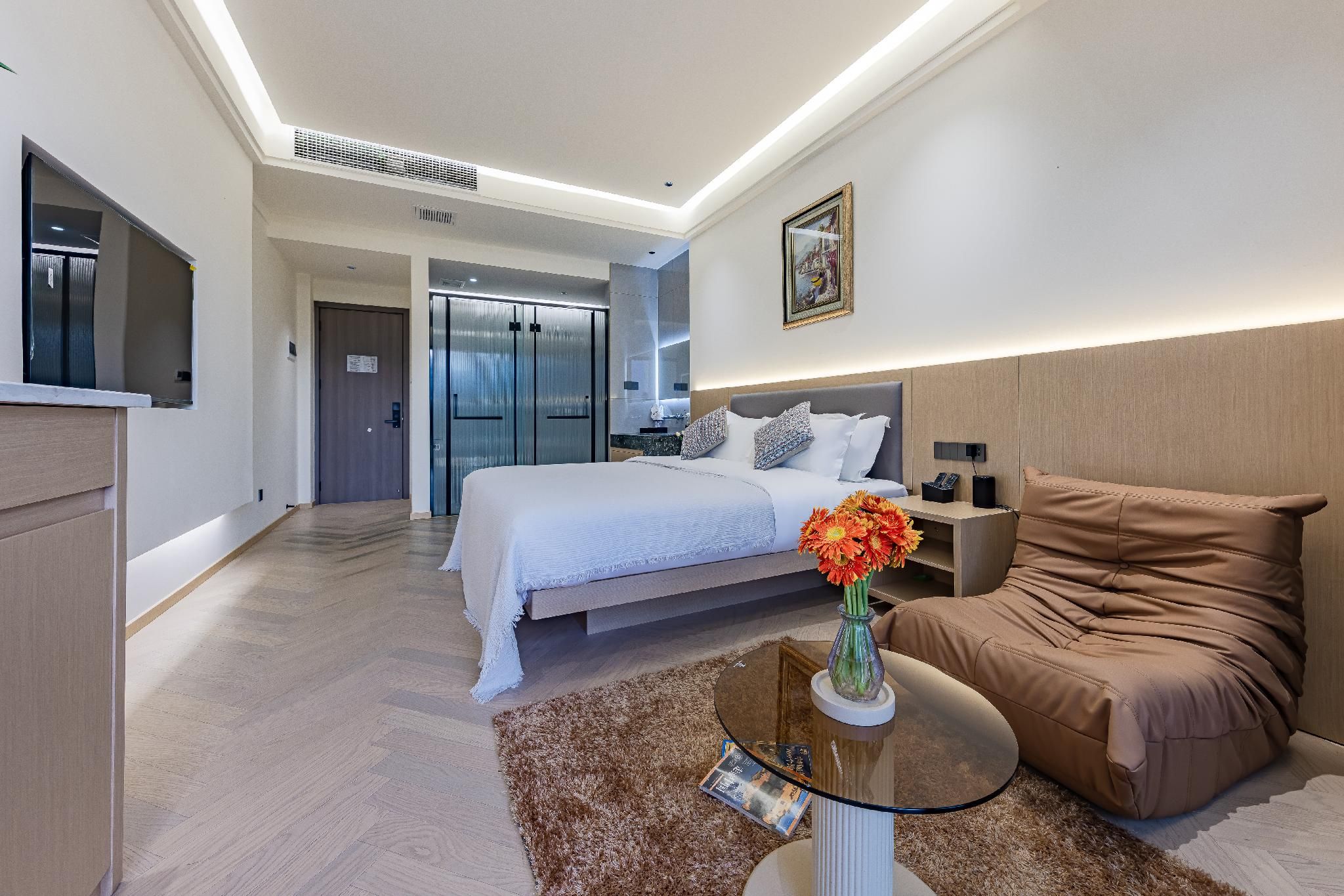 Queen Room with View